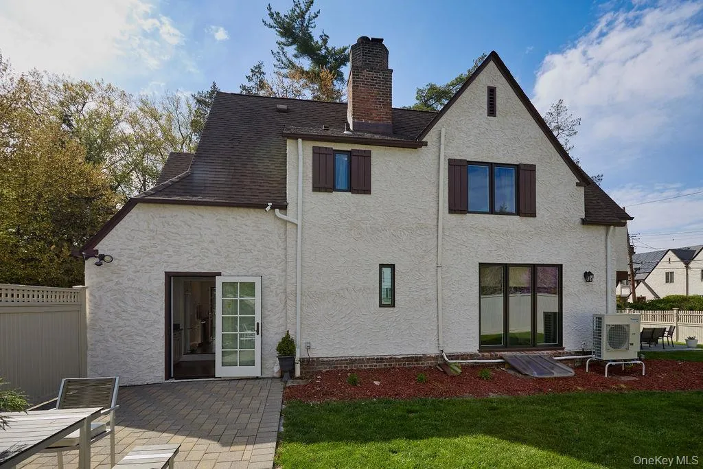 4 Glenwolde Park, Greenburgh, NY, 3 Bedrooms Bedrooms, 8 Rooms Rooms,2 BathroomsBathrooms,Residential Lease,For Rent,Glenwolde,0,988901 4 Glenwolde Park, Greenburgh, NY, 3 Bedrooms Bedrooms, 8 Rooms Rooms,2 BathroomsBathrooms,Residential Lease,For Rent,Glenwolde,0,988901