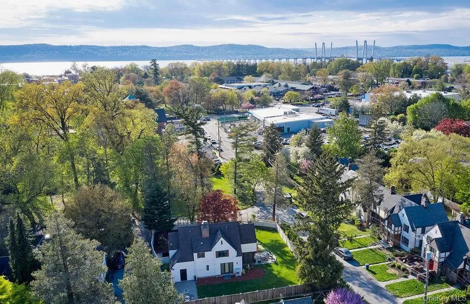 4 Glenwolde Park, Greenburgh, NY, 3 Bedrooms Bedrooms, 8 Rooms Rooms,2 BathroomsBathrooms,Residential Lease,For Rent,Glenwolde,0,988901 4 Glenwolde Park, Greenburgh, NY, 3 Bedrooms Bedrooms, 8 Rooms Rooms,2 BathroomsBathrooms,Residential Lease,For Rent,Glenwolde,0,988901