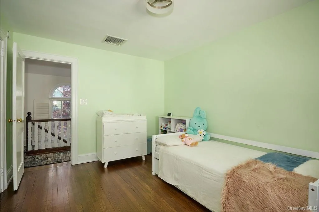 4 Glenwolde Park, Greenburgh, NY, 3 Bedrooms Bedrooms, 8 Rooms Rooms,2 BathroomsBathrooms,Residential Lease,For Rent,Glenwolde,0,988901 4 Glenwolde Park, Greenburgh, NY, 3 Bedrooms Bedrooms, 8 Rooms Rooms,2 BathroomsBathrooms,Residential Lease,For Rent,Glenwolde,0,988901