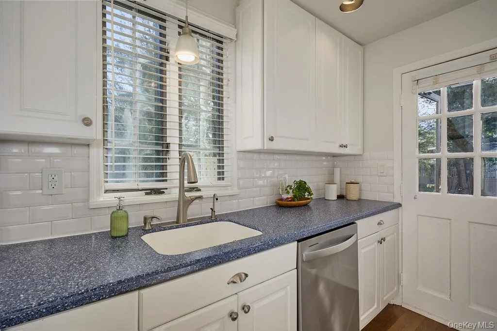 4 Glenwolde Park, Greenburgh, NY, 3 Bedrooms Bedrooms, 8 Rooms Rooms,2 BathroomsBathrooms,Residential Lease,For Rent,Glenwolde,0,988901 4 Glenwolde Park, Greenburgh, NY, 3 Bedrooms Bedrooms, 8 Rooms Rooms,2 BathroomsBathrooms,Residential Lease,For Rent,Glenwolde,0,988901