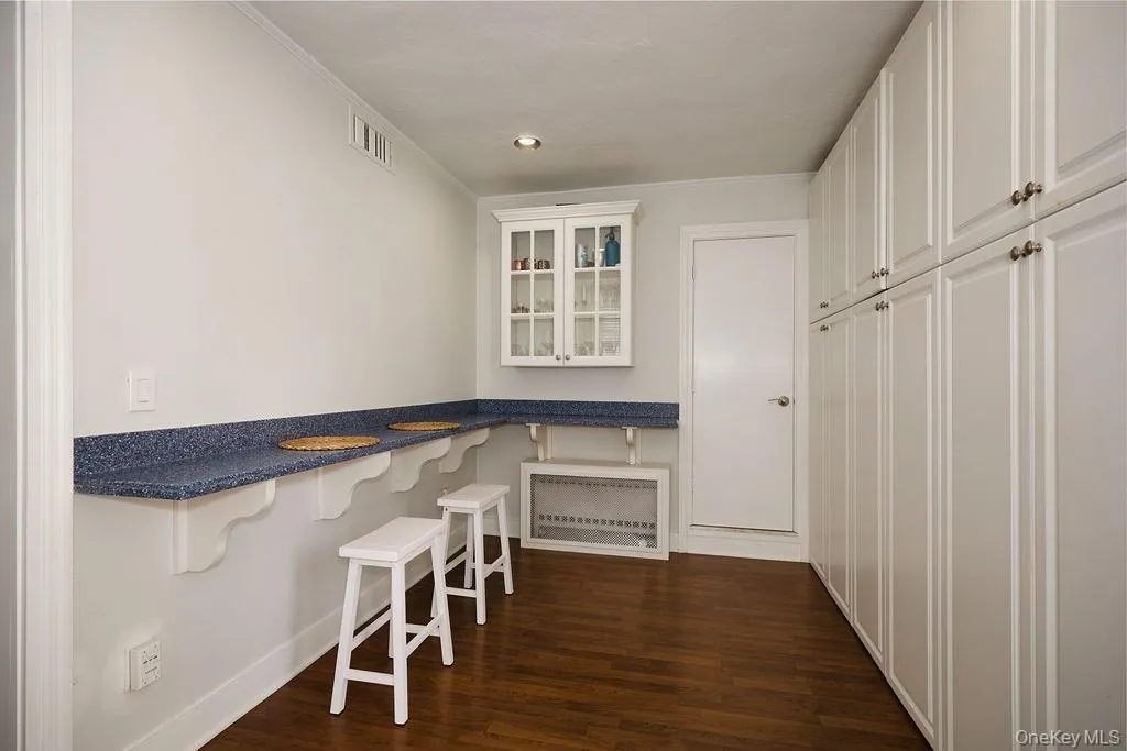 4 Glenwolde Park, Greenburgh, NY, 3 Bedrooms Bedrooms, 8 Rooms Rooms,2 BathroomsBathrooms,Residential Lease,For Rent,Glenwolde,0,988901 4 Glenwolde Park, Greenburgh, NY, 3 Bedrooms Bedrooms, 8 Rooms Rooms,2 BathroomsBathrooms,Residential Lease,For Rent,Glenwolde,0,988901