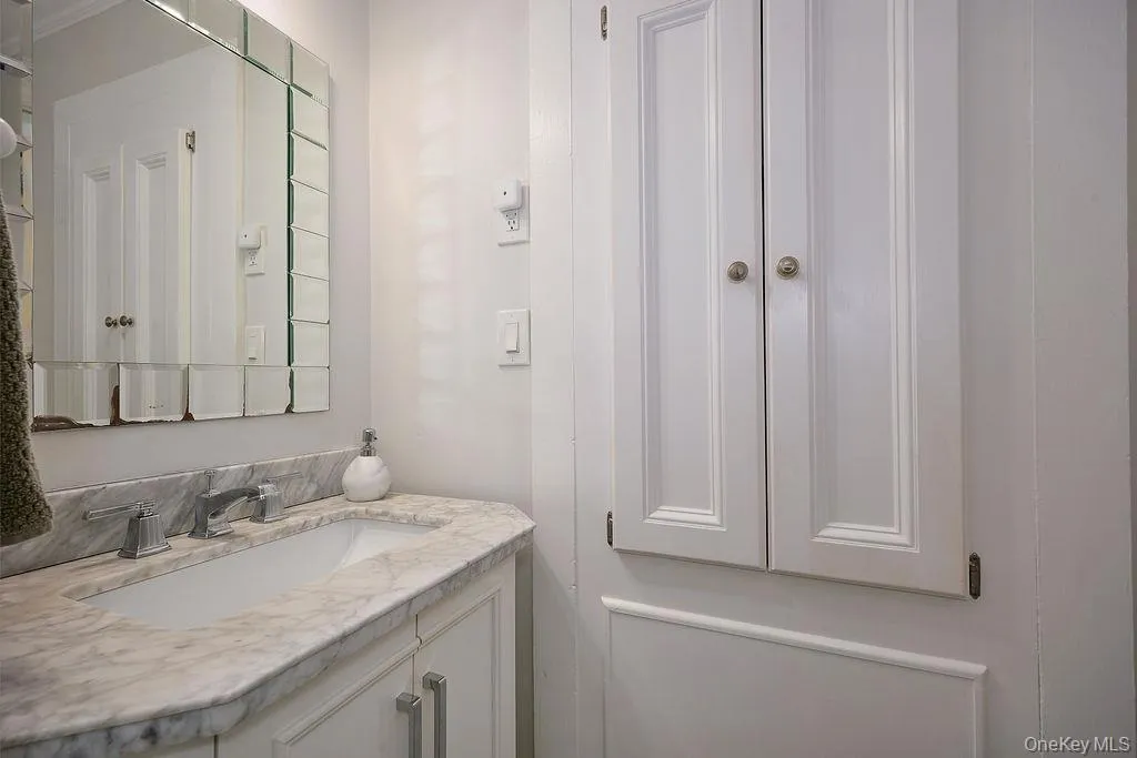 4 Glenwolde Park, Greenburgh, NY, 3 Bedrooms Bedrooms, 8 Rooms Rooms,2 BathroomsBathrooms,Residential Lease,For Rent,Glenwolde,0,988901 4 Glenwolde Park, Greenburgh, NY, 3 Bedrooms Bedrooms, 8 Rooms Rooms,2 BathroomsBathrooms,Residential Lease,For Rent,Glenwolde,0,988901