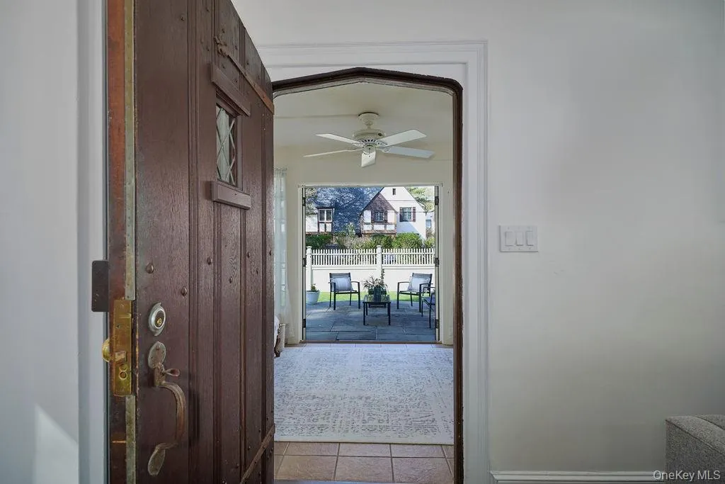 4 Glenwolde Park, Greenburgh, NY, 3 Bedrooms Bedrooms, 8 Rooms Rooms,2 BathroomsBathrooms,Residential Lease,For Rent,Glenwolde,0,988901 4 Glenwolde Park, Greenburgh, NY, 3 Bedrooms Bedrooms, 8 Rooms Rooms,2 BathroomsBathrooms,Residential Lease,For Rent,Glenwolde,0,988901