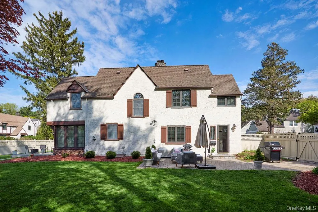 4 Glenwolde Park, Greenburgh, NY, 3 Bedrooms Bedrooms, 8 Rooms Rooms,2 BathroomsBathrooms,Residential Lease,For Rent,Glenwolde,0,988901 4 Glenwolde Park, Greenburgh, NY, 3 Bedrooms Bedrooms, 8 Rooms Rooms,2 BathroomsBathrooms,Residential Lease,For Rent,Glenwolde,0,988901