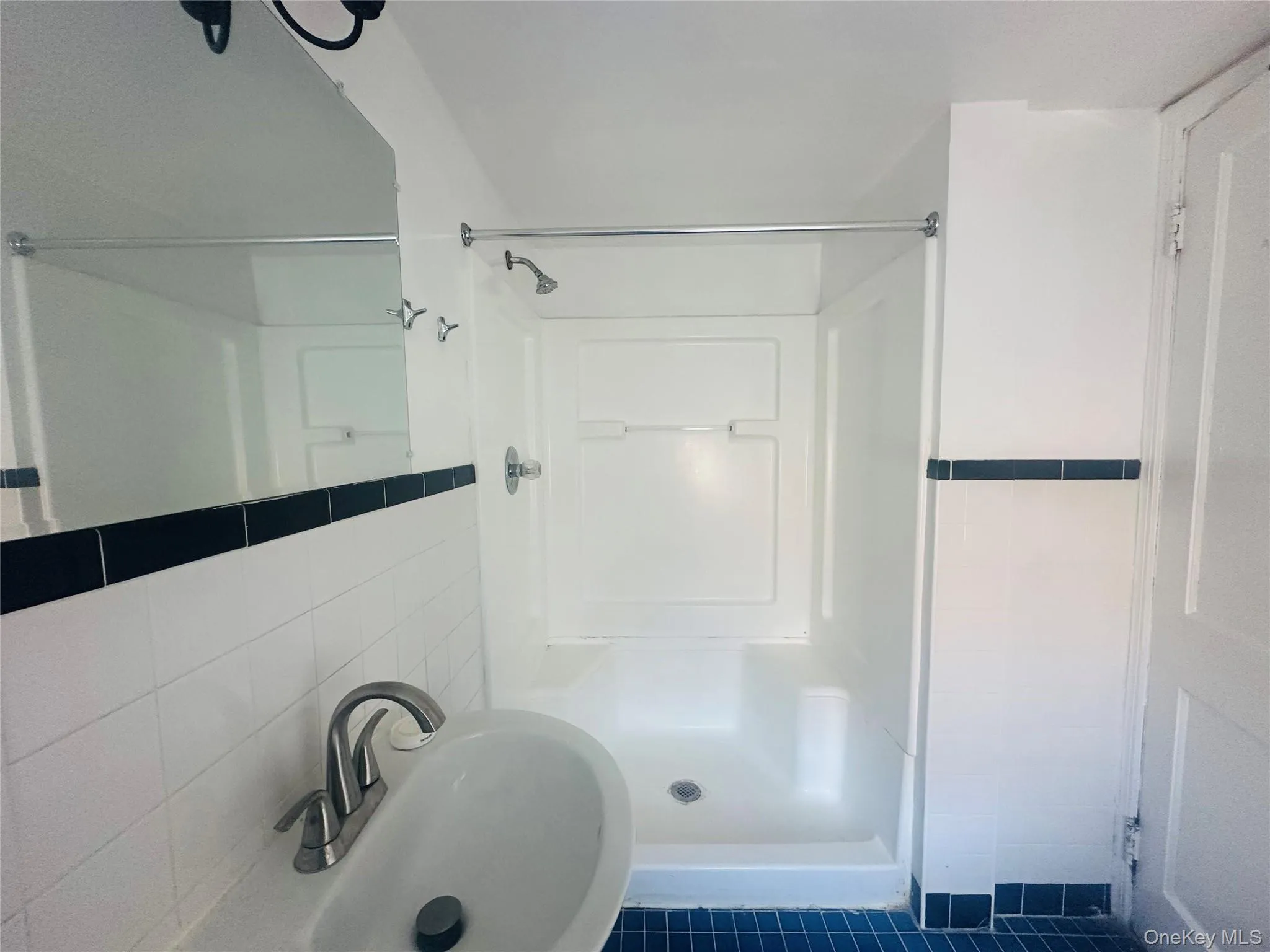 18 Taylor Avenue, Poughkeepsie, NY, 2 Bedrooms Bedrooms, 4 Rooms Rooms,1 BathroomBathrooms,Residential Lease,For Rent,Taylor,0,988906 18 Taylor Avenue, Poughkeepsie, NY, 2 Bedrooms Bedrooms, 4 Rooms Rooms,1 BathroomBathrooms,Residential Lease,For Rent,Taylor,0,988906