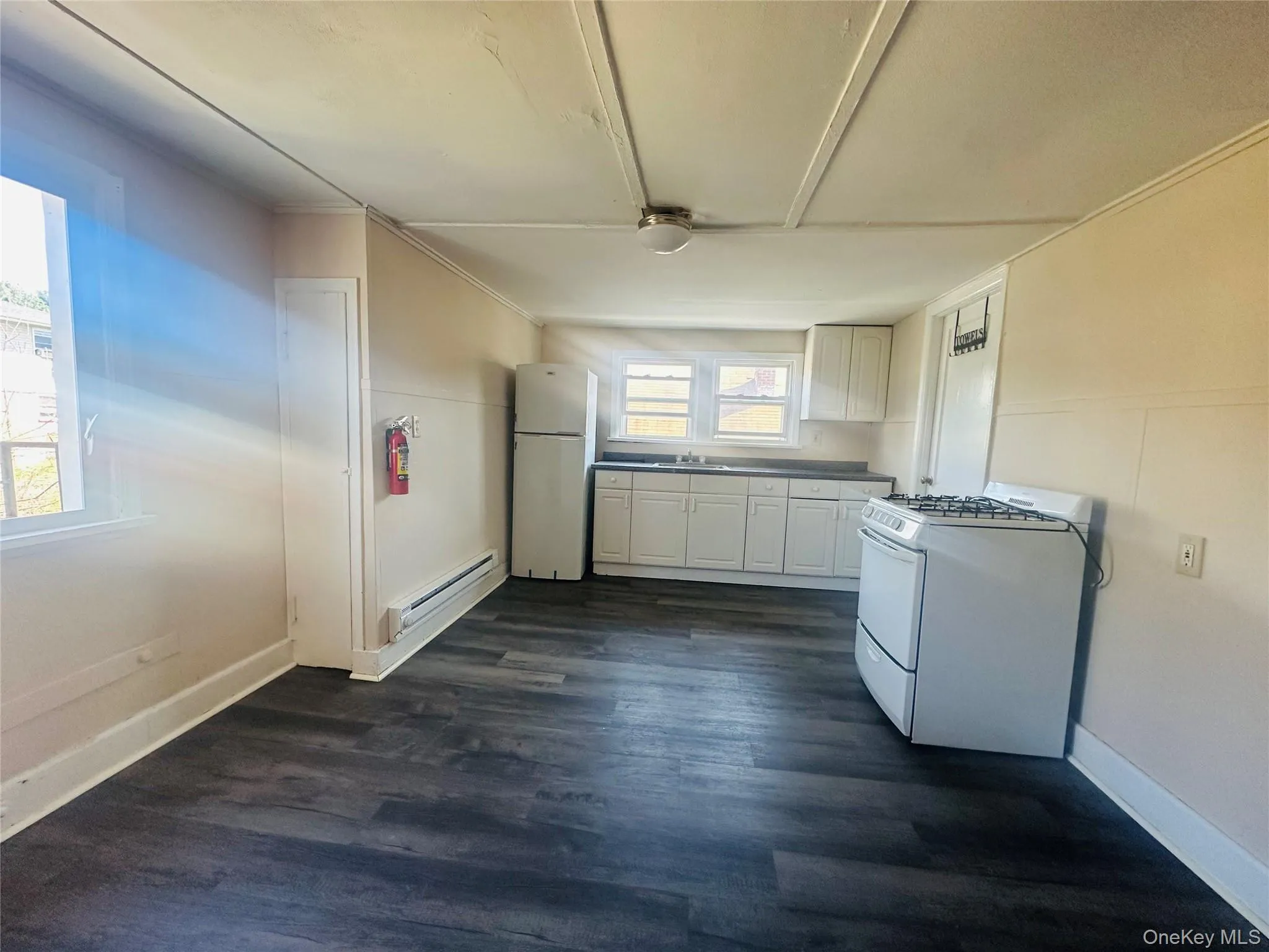 18 Taylor Avenue, Poughkeepsie, NY, 2 Bedrooms Bedrooms, 4 Rooms Rooms,1 BathroomBathrooms,Residential Lease,For Rent,Taylor,0,988906 18 Taylor Avenue, Poughkeepsie, NY, 2 Bedrooms Bedrooms, 4 Rooms Rooms,1 BathroomBathrooms,Residential Lease,For Rent,Taylor,0,988906