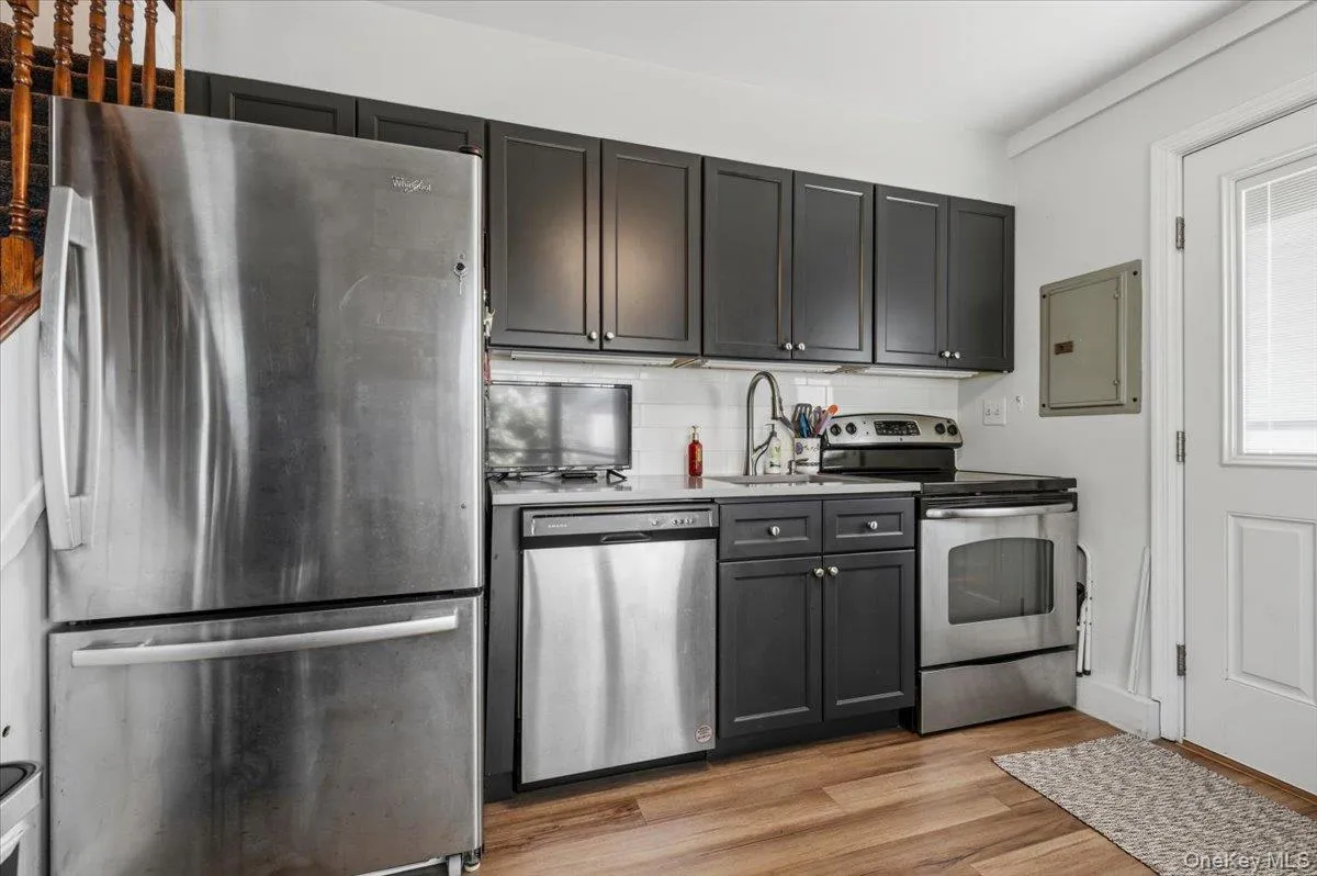 42 Haven Lane, Hempstead, NY, 4 Bedrooms Bedrooms, 7 Rooms Rooms,2 BathroomsBathrooms,Residential,For Rent,Haven,0,988921 42 Haven Lane, Hempstead, NY, 4 Bedrooms Bedrooms, 7 Rooms Rooms,2 BathroomsBathrooms,Residential,For Rent,Haven,0,988921