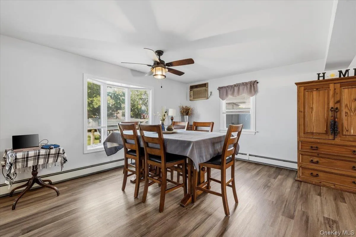 42 Haven Lane, Hempstead, NY, 4 Bedrooms Bedrooms, 7 Rooms Rooms,2 BathroomsBathrooms,Residential,For Rent,Haven,0,988921 42 Haven Lane, Hempstead, NY, 4 Bedrooms Bedrooms, 7 Rooms Rooms,2 BathroomsBathrooms,Residential,For Rent,Haven,0,988921