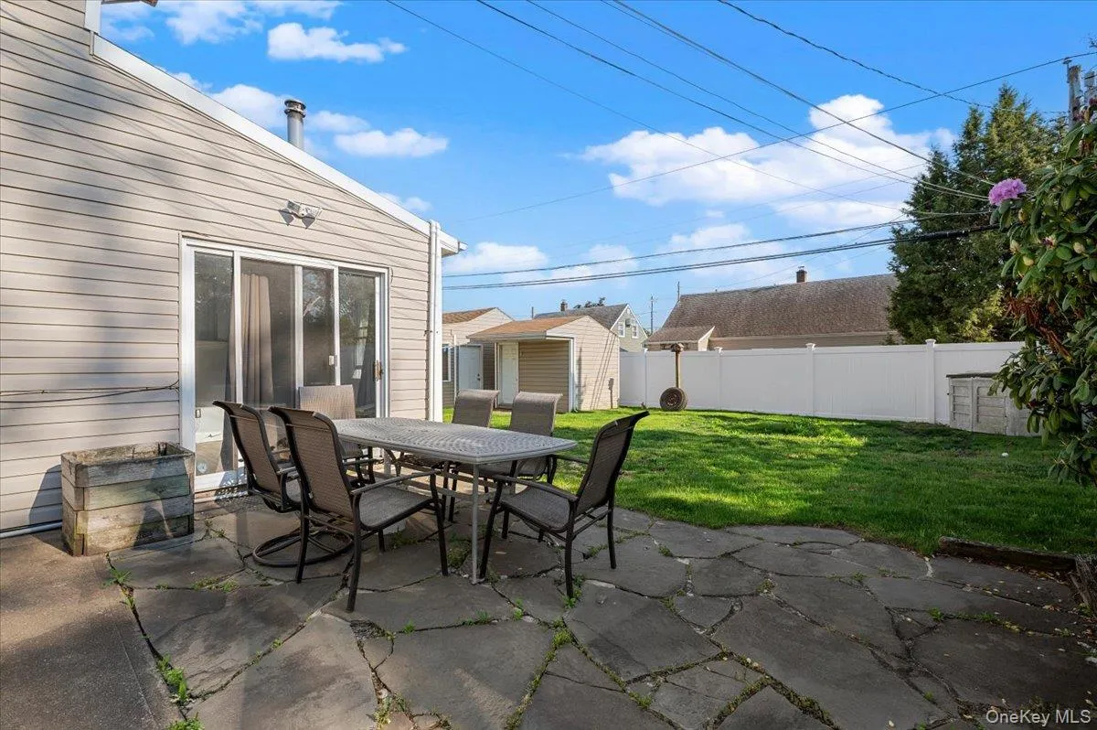 42 Haven Lane, Hempstead, NY, 4 Bedrooms Bedrooms, 7 Rooms Rooms,2 BathroomsBathrooms,Residential,For Rent,Haven,0,988921 42 Haven Lane, Hempstead, NY, 4 Bedrooms Bedrooms, 7 Rooms Rooms,2 BathroomsBathrooms,Residential,For Rent,Haven,0,988921