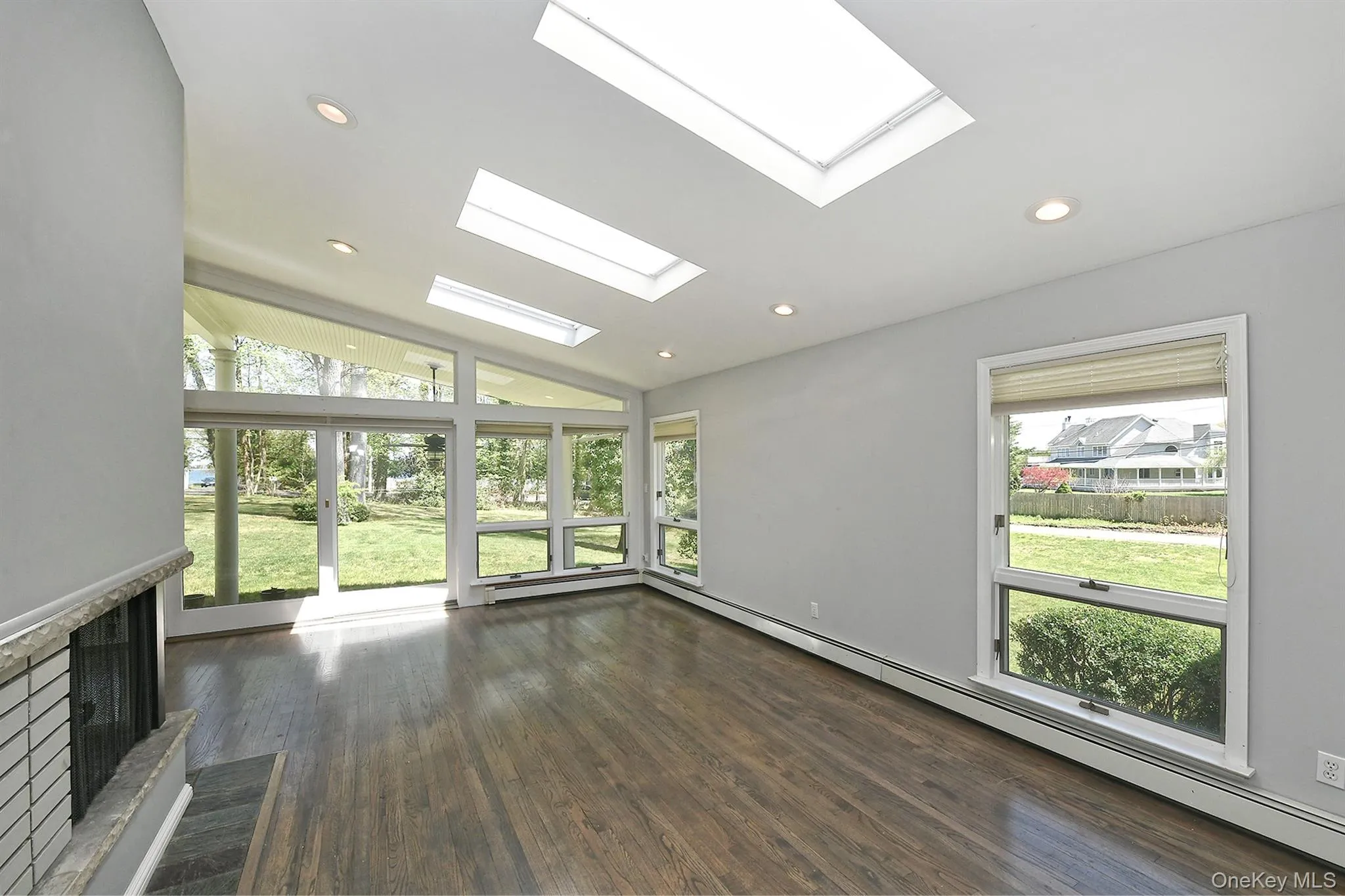 15 Mariners Court, Huntington, NY, 4 Bedrooms Bedrooms, 9 Rooms Rooms,3 BathroomsBathrooms,Residential,For Rent,Mariners,0,988939 15 Mariners Court, Huntington, NY, 4 Bedrooms Bedrooms, 9 Rooms Rooms,3 BathroomsBathrooms,Residential,For Rent,Mariners,0,988939