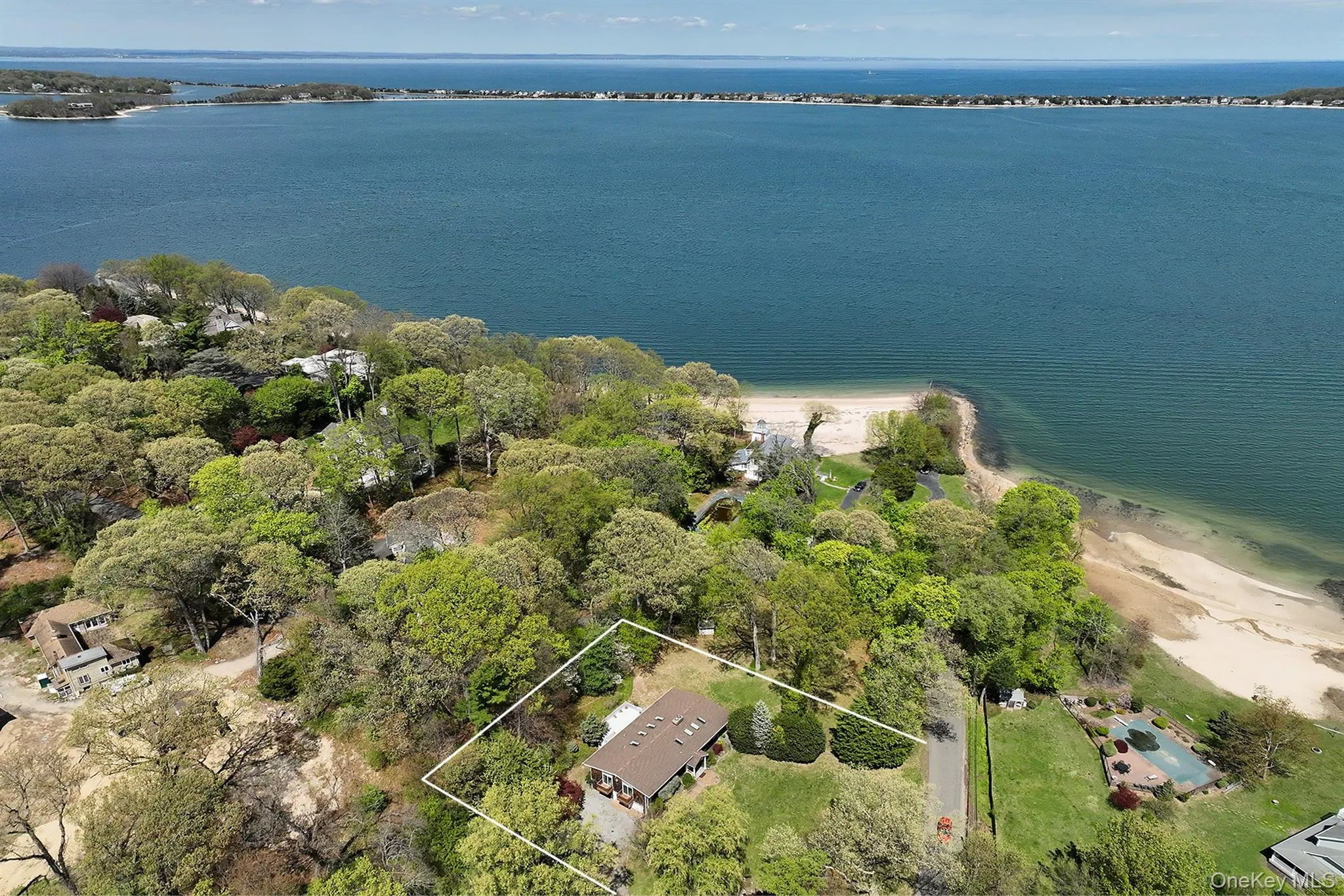 15 Mariners Court, Huntington, NY, 4 Bedrooms Bedrooms, 9 Rooms Rooms,3 BathroomsBathrooms,Residential,For Rent,Mariners,0,988939 15 Mariners Court, Huntington, NY, 4 Bedrooms Bedrooms, 9 Rooms Rooms,3 BathroomsBathrooms,Residential,For Rent,Mariners,0,988939