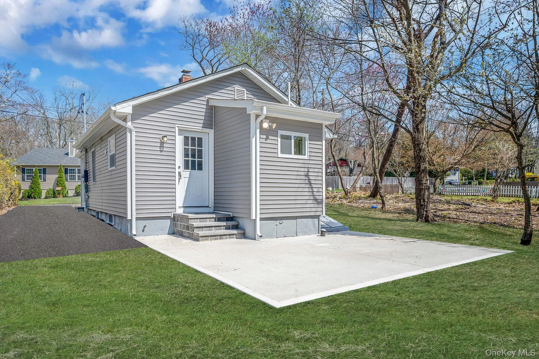 18 Cove Drive, Brookhaven, NY, 2 Bedrooms Bedrooms, 5 Rooms Rooms,1 BathroomBathrooms,Residential,For Rent,Cove,0,988947 18 Cove Drive, Brookhaven, NY, 2 Bedrooms Bedrooms, 5 Rooms Rooms,1 BathroomBathrooms,Residential,For Rent,Cove,0,988947