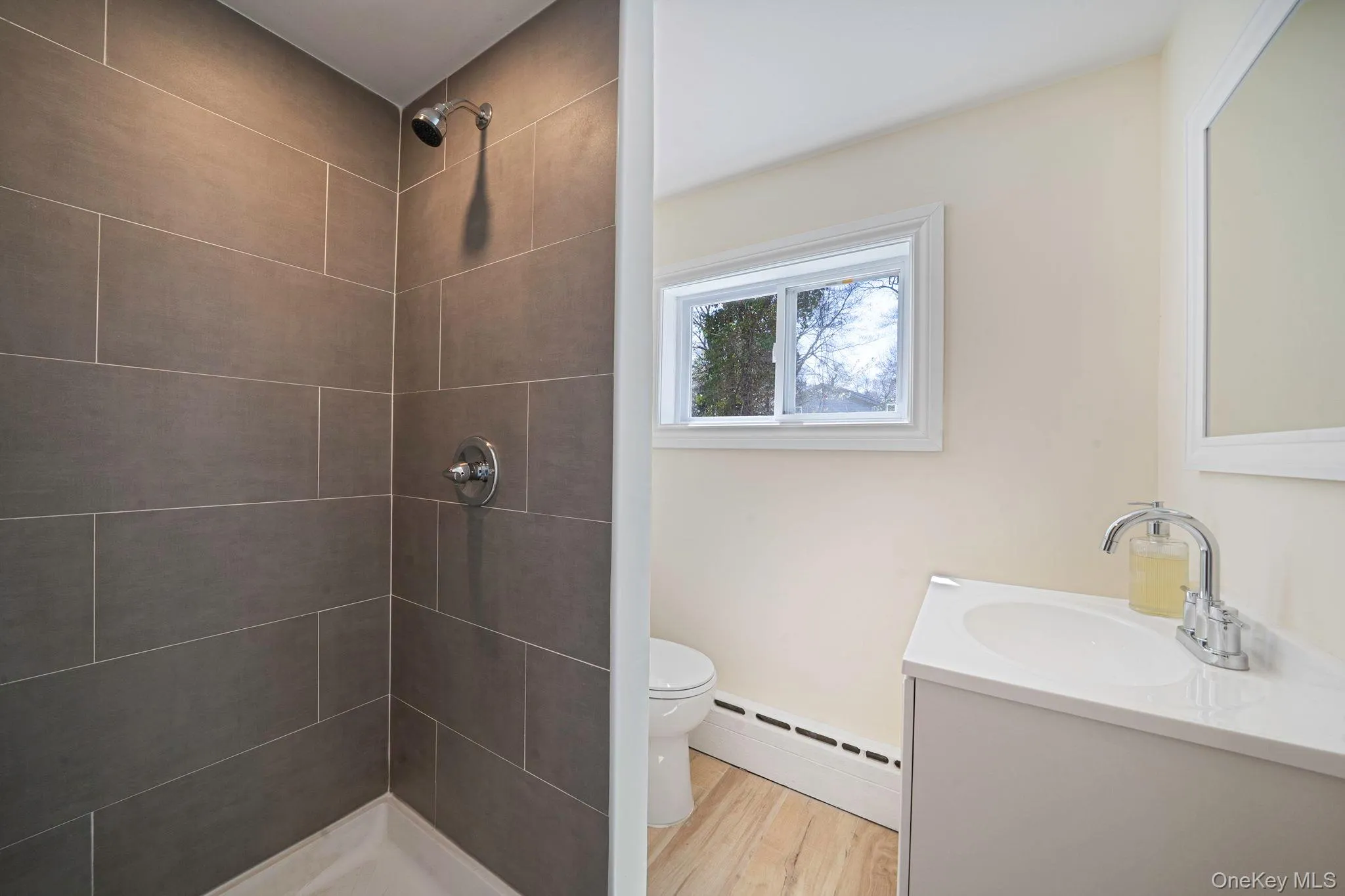 18 Cove Drive, Brookhaven, NY, 2 Bedrooms Bedrooms, 5 Rooms Rooms,1 BathroomBathrooms,Residential,For Rent,Cove,0,988947 18 Cove Drive, Brookhaven, NY, 2 Bedrooms Bedrooms, 5 Rooms Rooms,1 BathroomBathrooms,Residential,For Rent,Cove,0,988947