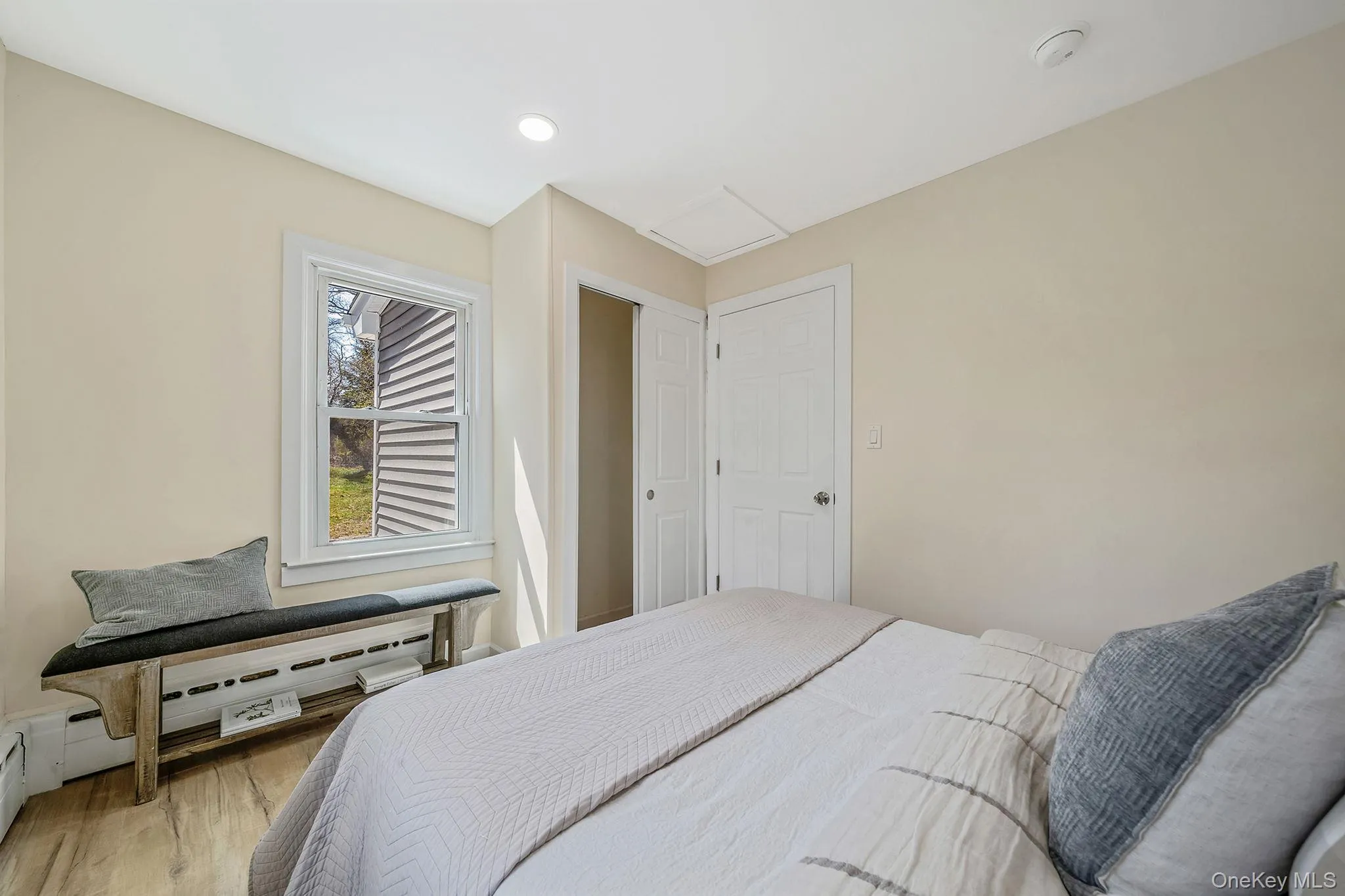 18 Cove Drive, Brookhaven, NY, 2 Bedrooms Bedrooms, 5 Rooms Rooms,1 BathroomBathrooms,Residential,For Rent,Cove,0,988947 18 Cove Drive, Brookhaven, NY, 2 Bedrooms Bedrooms, 5 Rooms Rooms,1 BathroomBathrooms,Residential,For Rent,Cove,0,988947