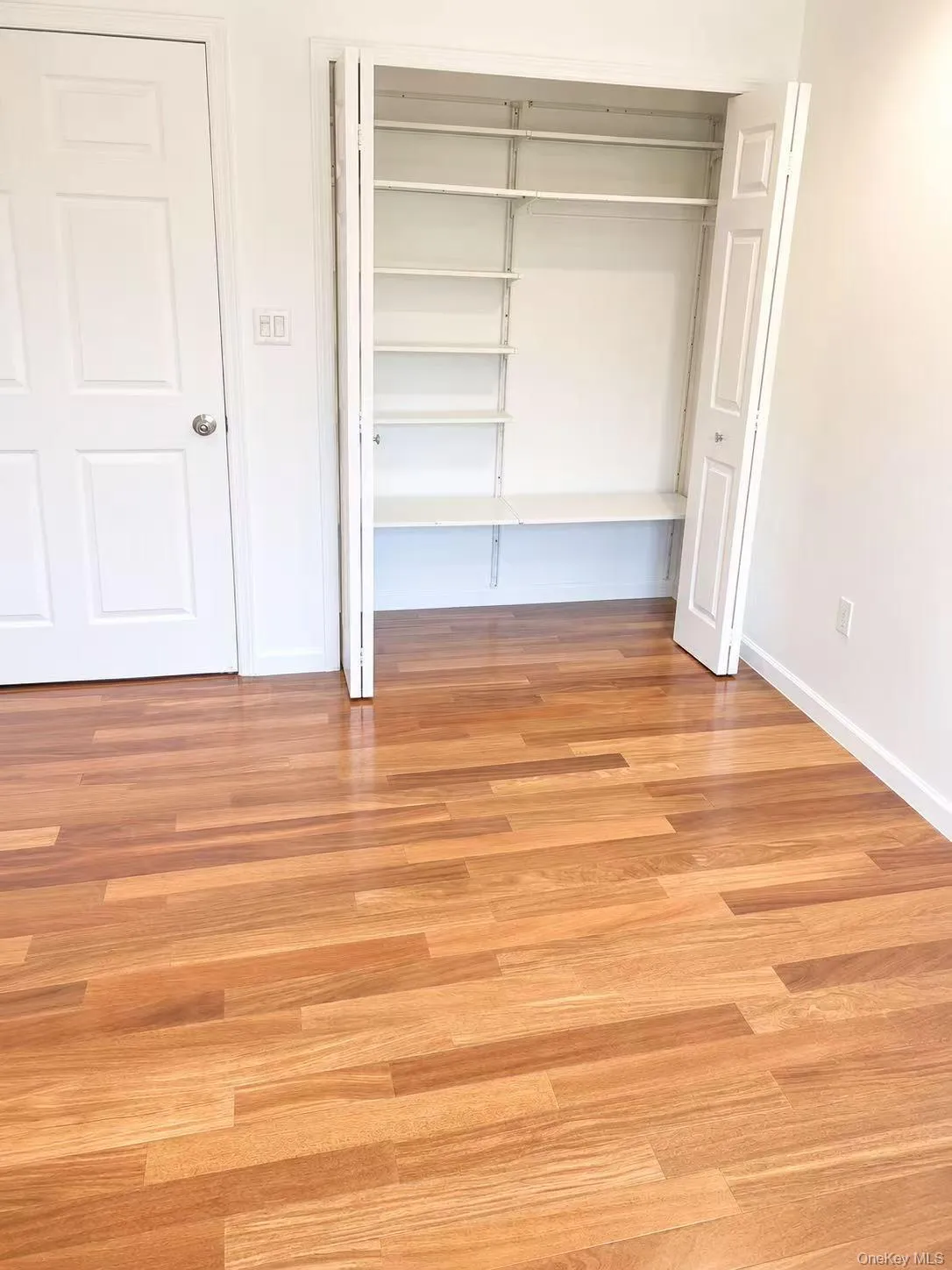 241-70 Oak Park Drive, New York, NY, 2 Bedrooms Bedrooms, 8 Rooms Rooms,2 BathroomsBathrooms,Residential,For Rent,Oak Park,0,988949 241-70 Oak Park Drive, New York, NY, 2 Bedrooms Bedrooms, 8 Rooms Rooms,2 BathroomsBathrooms,Residential,For Rent,Oak Park,0,988949