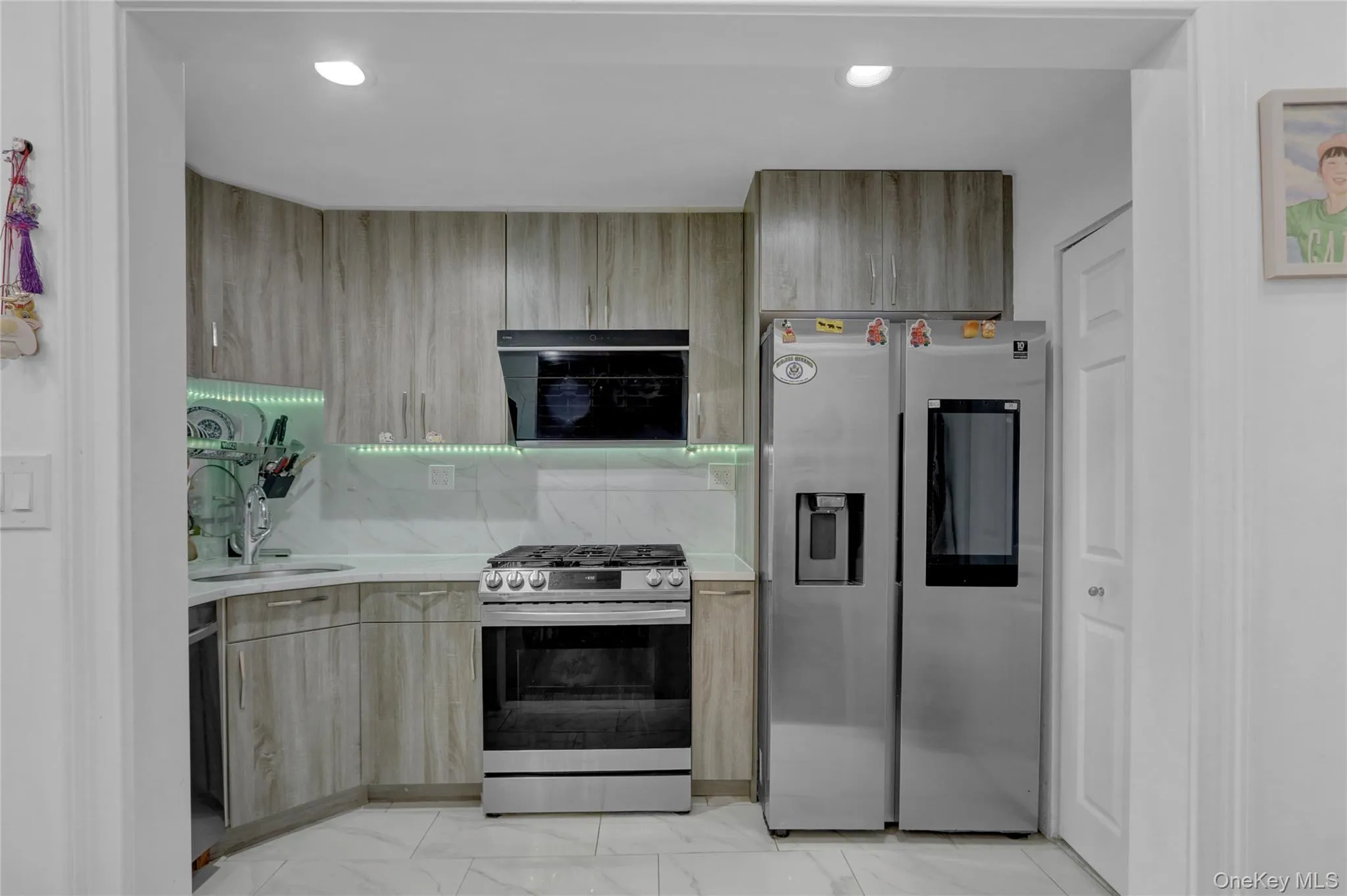 241-70 Oak Park Drive, New York, NY, 2 Bedrooms Bedrooms, 8 Rooms Rooms,2 BathroomsBathrooms,Residential,For Rent,Oak Park,0,988949 241-70 Oak Park Drive, New York, NY, 2 Bedrooms Bedrooms, 8 Rooms Rooms,2 BathroomsBathrooms,Residential,For Rent,Oak Park,0,988949