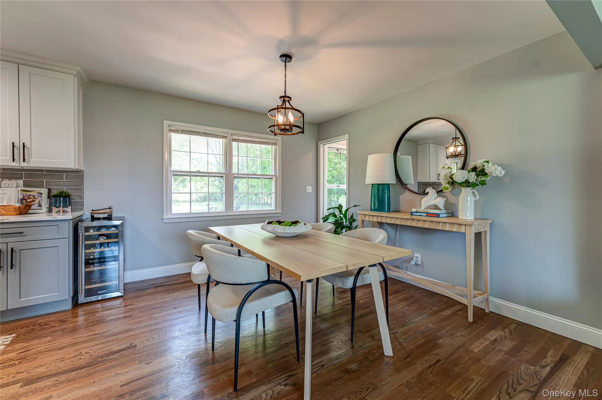 27 Sunset Avenue, Southampton, NY, 2 Bedrooms Bedrooms, 5 Rooms Rooms,1 BathroomBathrooms,Residential,For Rent,Sunset,0,988955 27 Sunset Avenue, Southampton, NY, 2 Bedrooms Bedrooms, 5 Rooms Rooms,1 BathroomBathrooms,Residential,For Rent,Sunset,0,988955
