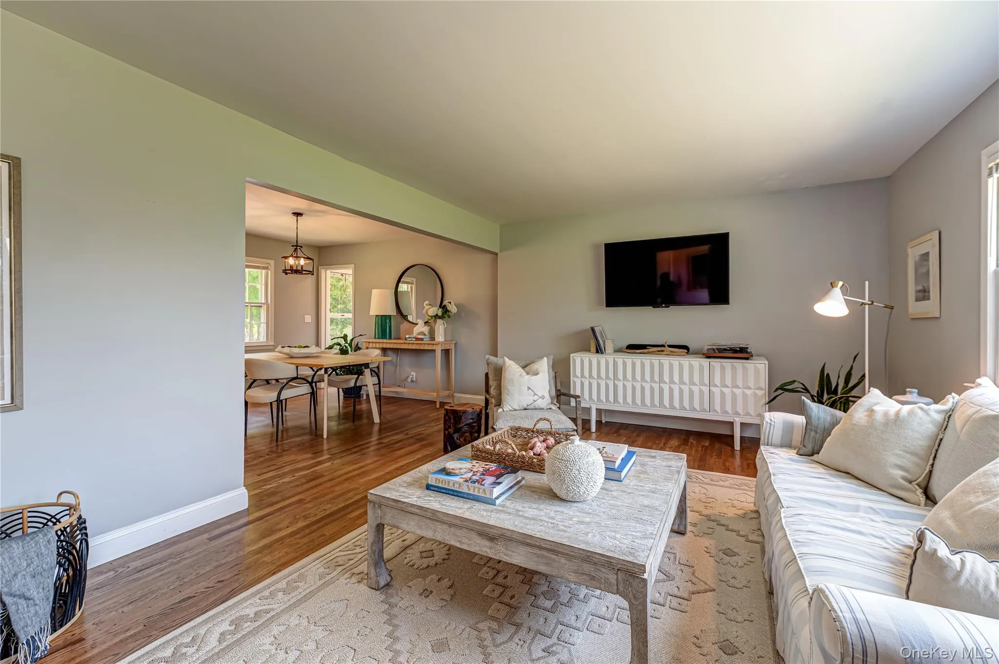 27 Sunset Avenue, Southampton, NY, 2 Bedrooms Bedrooms, 5 Rooms Rooms,1 BathroomBathrooms,Residential,For Rent,Sunset,0,988955 27 Sunset Avenue, Southampton, NY, 2 Bedrooms Bedrooms, 5 Rooms Rooms,1 BathroomBathrooms,Residential,For Rent,Sunset,0,988955