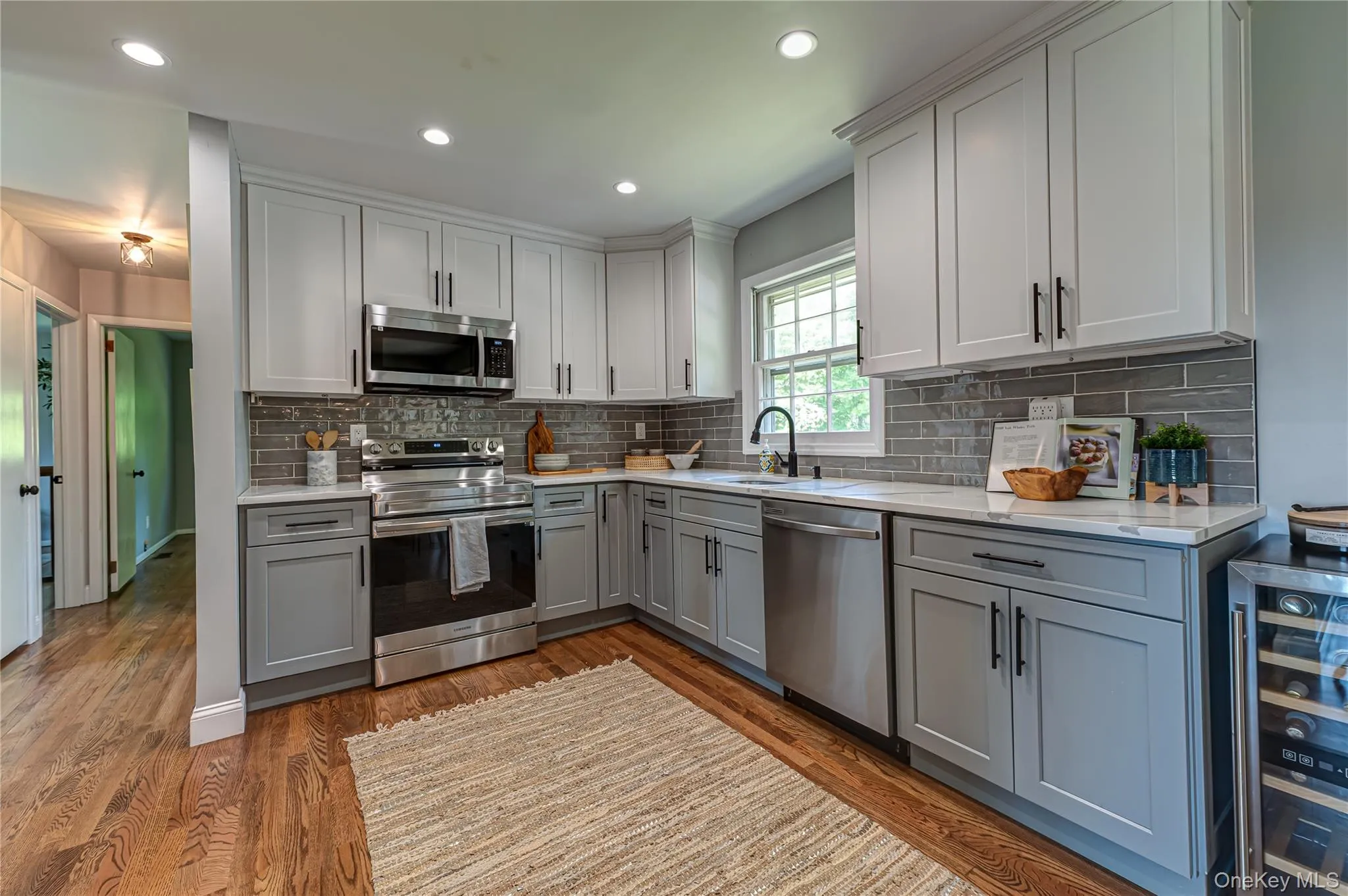 27 Sunset Avenue, Southampton, NY, 2 Bedrooms Bedrooms, 5 Rooms Rooms,1 BathroomBathrooms,Residential,For Rent,Sunset,0,988955 27 Sunset Avenue, Southampton, NY, 2 Bedrooms Bedrooms, 5 Rooms Rooms,1 BathroomBathrooms,Residential,For Rent,Sunset,0,988955