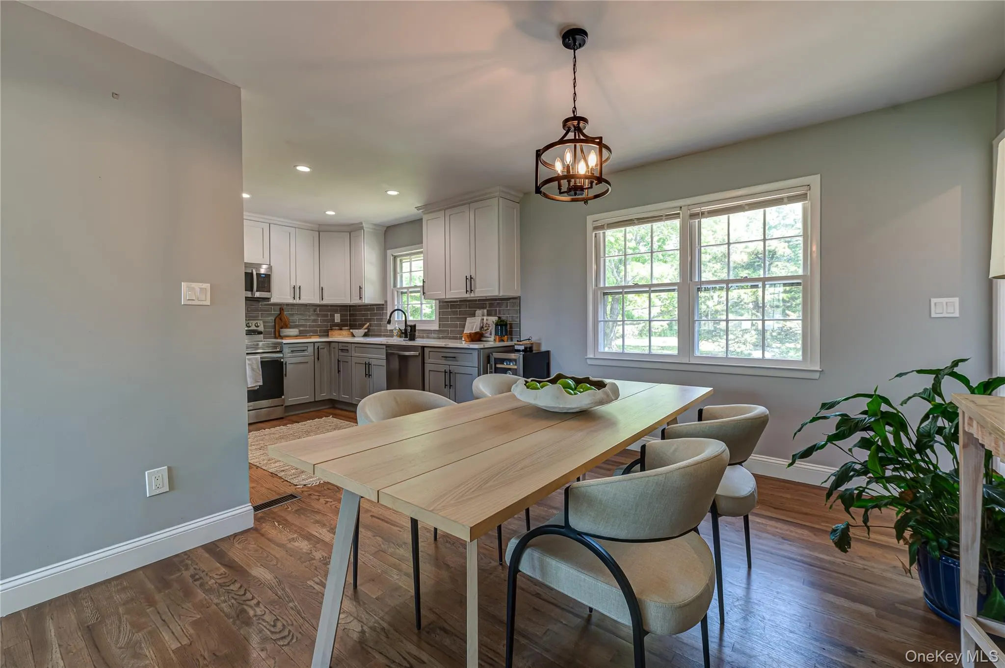 27 Sunset Avenue, Southampton, NY, 2 Bedrooms Bedrooms, 5 Rooms Rooms,1 BathroomBathrooms,Residential,For Rent,Sunset,0,988955 27 Sunset Avenue, Southampton, NY, 2 Bedrooms Bedrooms, 5 Rooms Rooms,1 BathroomBathrooms,Residential,For Rent,Sunset,0,988955