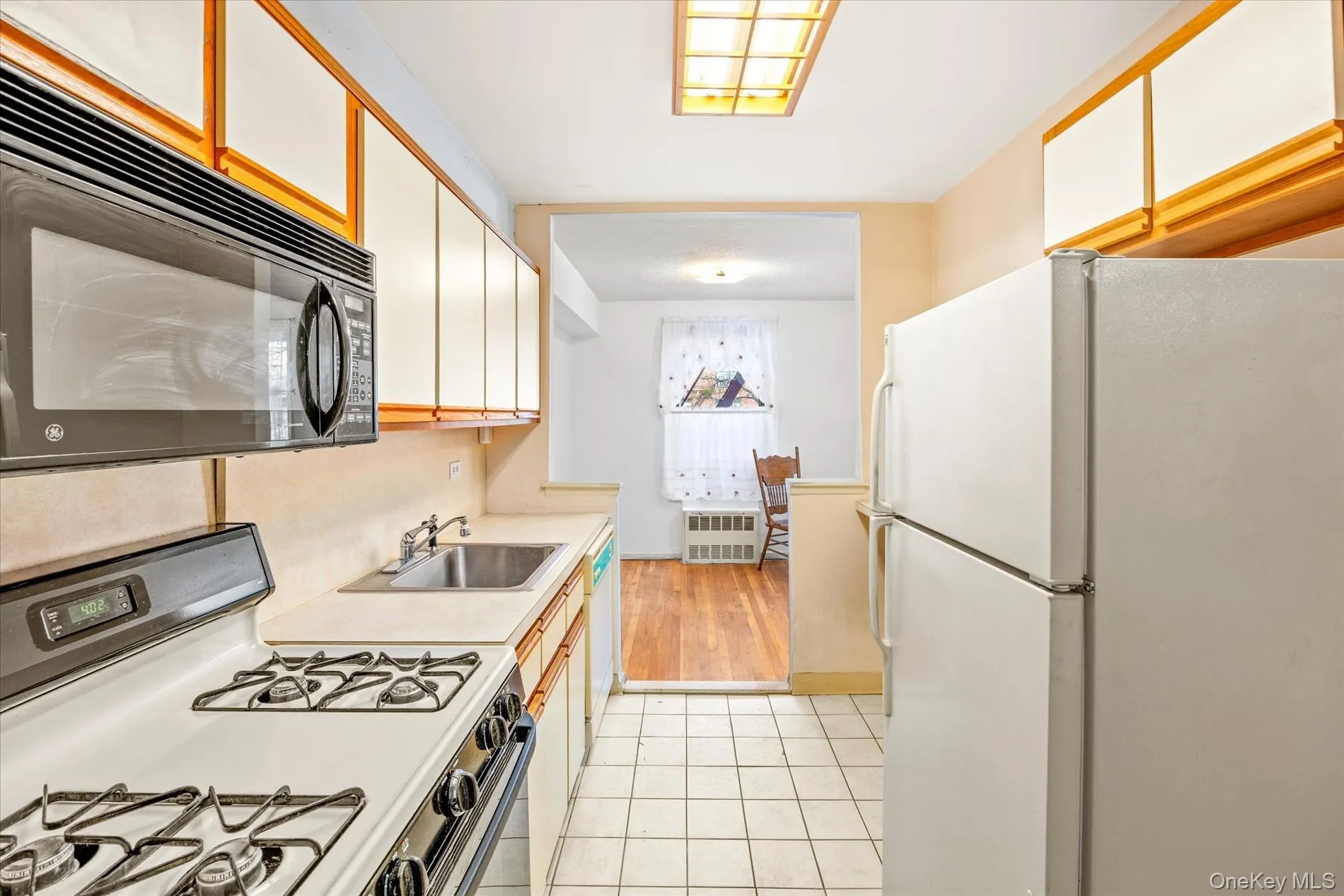 84-29 155th Avenue, New York, NY, 1 Bedroom Bedrooms, 4 Rooms Rooms,1 BathroomBathrooms,Residential,For Rent,155th,0,988960 84-29 155th Avenue, New York, NY, 1 Bedroom Bedrooms, 4 Rooms Rooms,1 BathroomBathrooms,Residential,For Rent,155th,0,988960