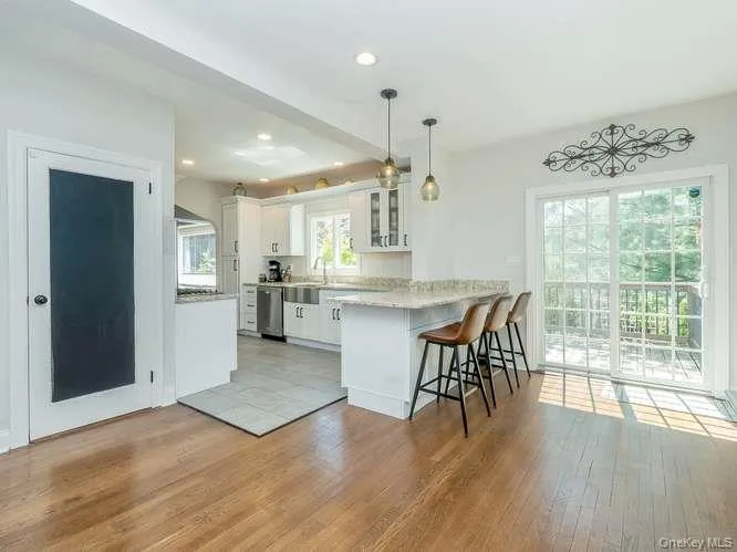 61 Cleveland Avenue, Oyster Bay, NY, 3 Bedrooms Bedrooms, 7 Rooms Rooms,2 BathroomsBathrooms,Residential,For Rent,Cleveland,0,988963 61 Cleveland Avenue, Oyster Bay, NY, 3 Bedrooms Bedrooms, 7 Rooms Rooms,2 BathroomsBathrooms,Residential,For Rent,Cleveland,0,988963