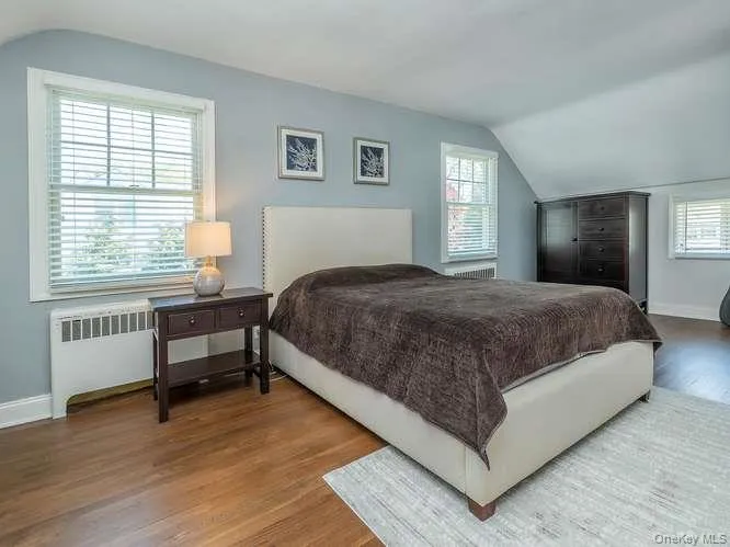 61 Cleveland Avenue, Oyster Bay, NY, 3 Bedrooms Bedrooms, 7 Rooms Rooms,2 BathroomsBathrooms,Residential,For Rent,Cleveland,0,988963 61 Cleveland Avenue, Oyster Bay, NY, 3 Bedrooms Bedrooms, 7 Rooms Rooms,2 BathroomsBathrooms,Residential,For Rent,Cleveland,0,988963
