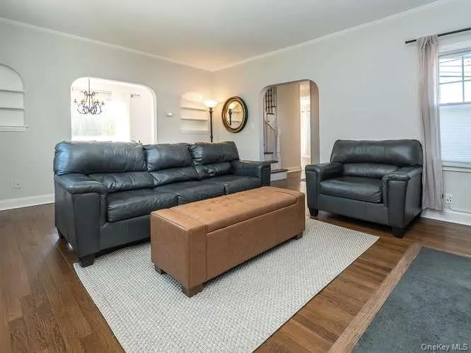 61 Cleveland Avenue, Oyster Bay, NY, 3 Bedrooms Bedrooms, 7 Rooms Rooms,2 BathroomsBathrooms,Residential,For Rent,Cleveland,0,988963 61 Cleveland Avenue, Oyster Bay, NY, 3 Bedrooms Bedrooms, 7 Rooms Rooms,2 BathroomsBathrooms,Residential,For Rent,Cleveland,0,988963