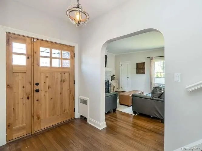 61 Cleveland Avenue, Oyster Bay, NY, 3 Bedrooms Bedrooms, 7 Rooms Rooms,2 BathroomsBathrooms,Residential,For Rent,Cleveland,0,988963 61 Cleveland Avenue, Oyster Bay, NY, 3 Bedrooms Bedrooms, 7 Rooms Rooms,2 BathroomsBathrooms,Residential,For Rent,Cleveland,0,988963