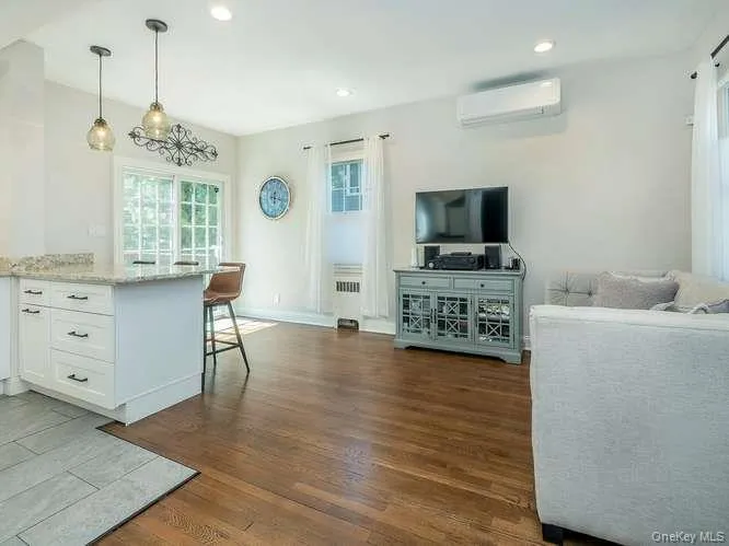 61 Cleveland Avenue, Oyster Bay, NY, 3 Bedrooms Bedrooms, 7 Rooms Rooms,2 BathroomsBathrooms,Residential,For Rent,Cleveland,0,988963 61 Cleveland Avenue, Oyster Bay, NY, 3 Bedrooms Bedrooms, 7 Rooms Rooms,2 BathroomsBathrooms,Residential,For Rent,Cleveland,0,988963