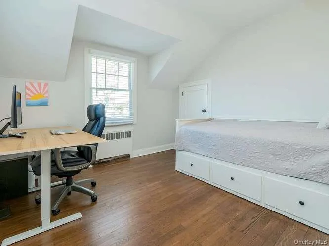 61 Cleveland Avenue, Oyster Bay, NY, 3 Bedrooms Bedrooms, 7 Rooms Rooms,2 BathroomsBathrooms,Residential,For Rent,Cleveland,0,988963 61 Cleveland Avenue, Oyster Bay, NY, 3 Bedrooms Bedrooms, 7 Rooms Rooms,2 BathroomsBathrooms,Residential,For Rent,Cleveland,0,988963