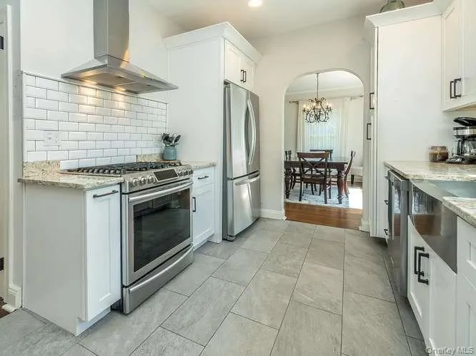 61 Cleveland Avenue, Oyster Bay, NY, 3 Bedrooms Bedrooms, 7 Rooms Rooms,2 BathroomsBathrooms,Residential,For Rent,Cleveland,0,988963 61 Cleveland Avenue, Oyster Bay, NY, 3 Bedrooms Bedrooms, 7 Rooms Rooms,2 BathroomsBathrooms,Residential,For Rent,Cleveland,0,988963