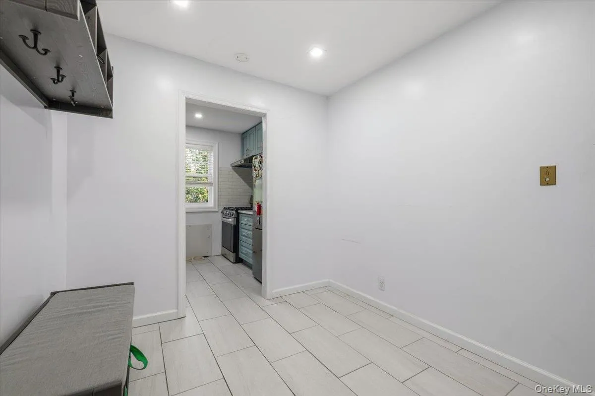 224-14 Kingsbury Avenue, New York, NY, 1 Bedroom Bedrooms, 4 Rooms Rooms,1 BathroomBathrooms,Residential,For Rent,Kingsbury,0,988967 224-14 Kingsbury Avenue, New York, NY, 1 Bedroom Bedrooms, 4 Rooms Rooms,1 BathroomBathrooms,Residential,For Rent,Kingsbury,0,988967