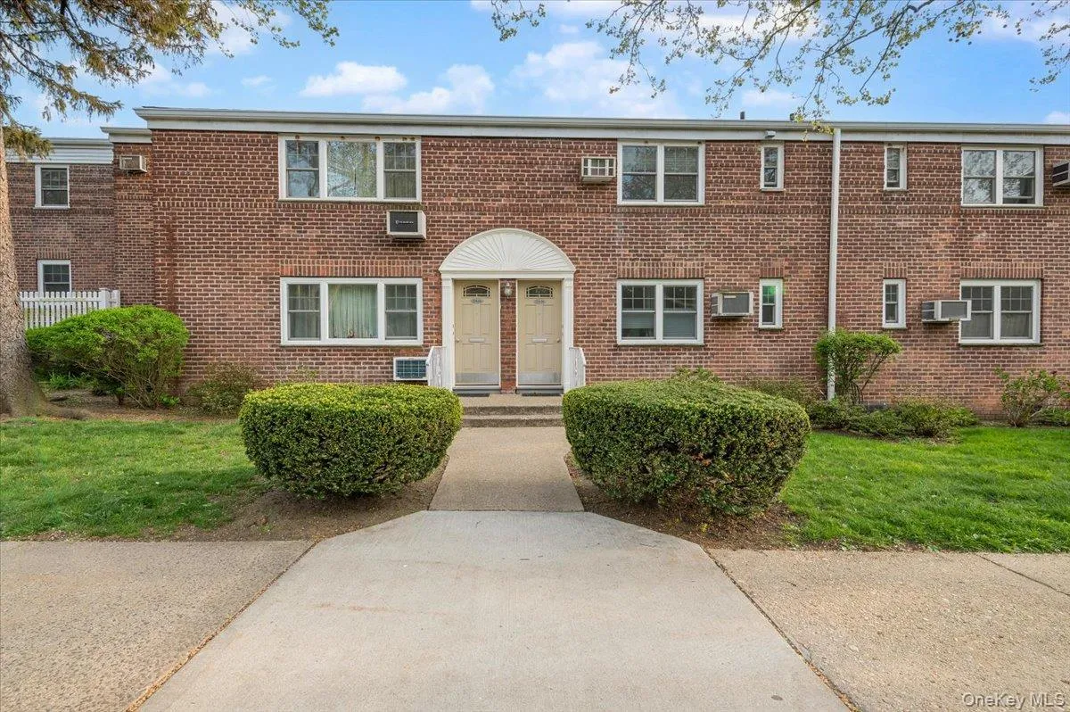 224-14 Kingsbury Avenue, New York, NY, 1 Bedroom Bedrooms, 4 Rooms Rooms,1 BathroomBathrooms,Residential,For Rent,Kingsbury,0,988967 224-14 Kingsbury Avenue, New York, NY, 1 Bedroom Bedrooms, 4 Rooms Rooms,1 BathroomBathrooms,Residential,For Rent,Kingsbury,0,988967