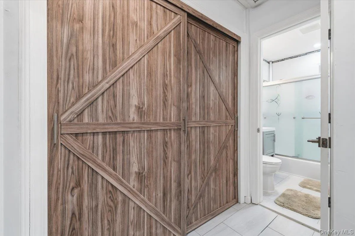 224-14 Kingsbury Avenue, New York, NY, 1 Bedroom Bedrooms, 4 Rooms Rooms,1 BathroomBathrooms,Residential,For Rent,Kingsbury,0,988967 224-14 Kingsbury Avenue, New York, NY, 1 Bedroom Bedrooms, 4 Rooms Rooms,1 BathroomBathrooms,Residential,For Rent,Kingsbury,0,988967
