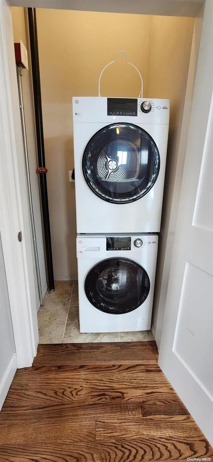 22 Bayville Avenue, Oyster Bay, NY, 2 Bedrooms Bedrooms, 5 Rooms Rooms,2 BathroomsBathrooms,Residential Lease,For Rent,Bayville Avenue,0,988971 22 Bayville Avenue, Oyster Bay, NY, 2 Bedrooms Bedrooms, 5 Rooms Rooms,2 BathroomsBathrooms,Residential Lease,For Rent,Bayville Avenue,0,988971