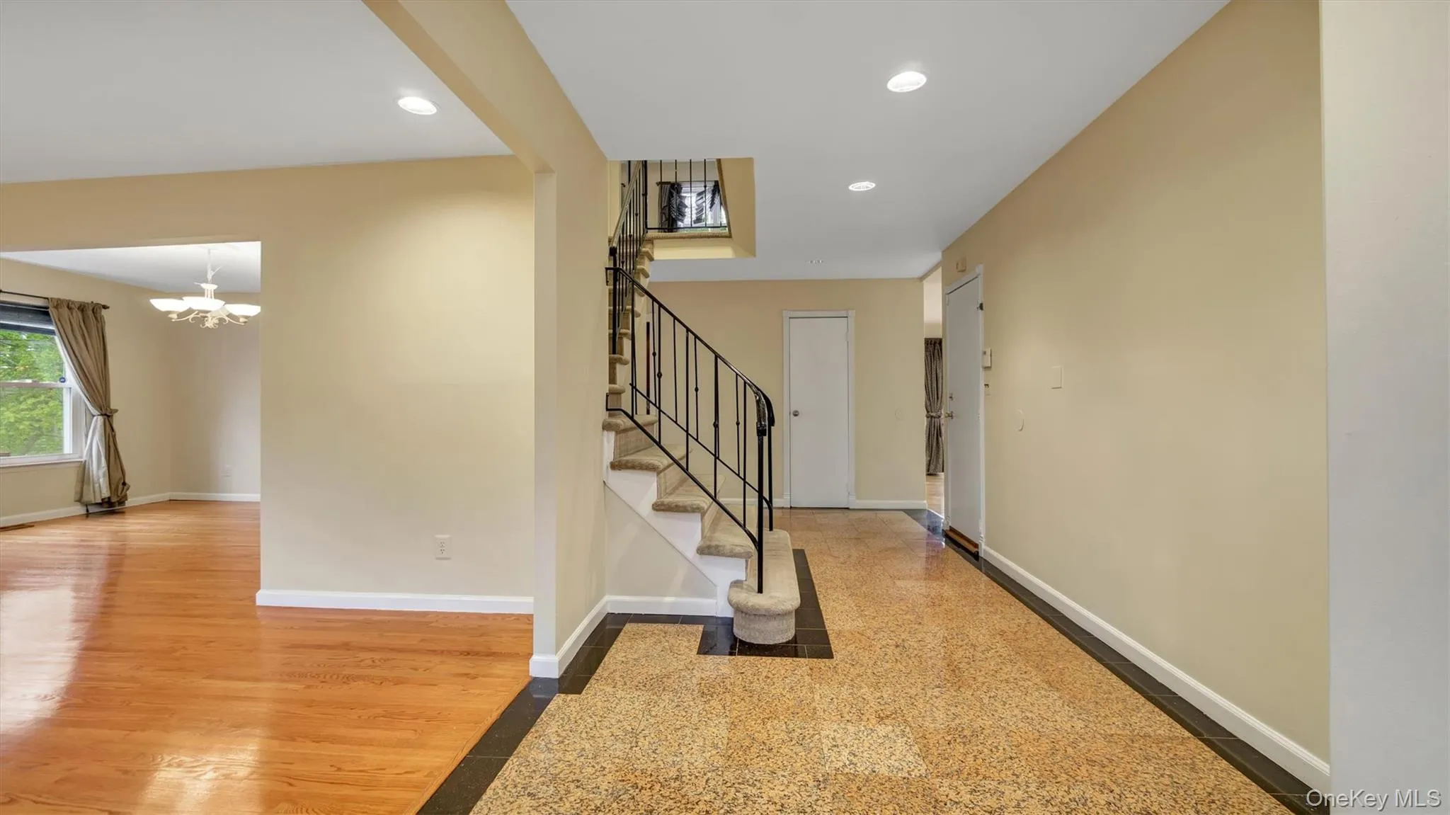 47 Carriage Road, North Hempstead, NY, 4 Bedrooms Bedrooms, 9 Rooms Rooms,2 BathroomsBathrooms,Residential Lease,For Rent,Carriage,0,988980 47 Carriage Road, North Hempstead, NY, 4 Bedrooms Bedrooms, 9 Rooms Rooms,2 BathroomsBathrooms,Residential Lease,For Rent,Carriage,0,988980