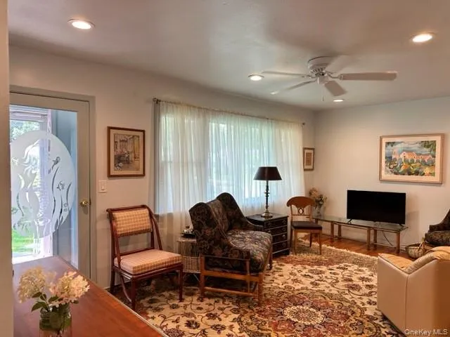 29 Maryland Boulevard, Southampton, NY, 2 Bedrooms Bedrooms, 5 Rooms Rooms,1 BathroomBathrooms,Residential Lease,For Rent,Maryland,0,988984 29 Maryland Boulevard, Southampton, NY, 2 Bedrooms Bedrooms, 5 Rooms Rooms,1 BathroomBathrooms,Residential Lease,For Rent,Maryland,0,988984