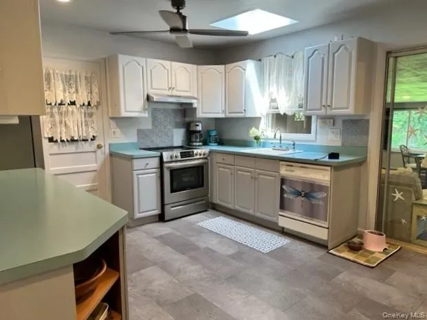 29 Maryland Boulevard, Southampton, NY, 2 Bedrooms Bedrooms, 5 Rooms Rooms,1 BathroomBathrooms,Residential Lease,For Rent,Maryland,0,988984 29 Maryland Boulevard, Southampton, NY, 2 Bedrooms Bedrooms, 5 Rooms Rooms,1 BathroomBathrooms,Residential Lease,For Rent,Maryland,0,988984