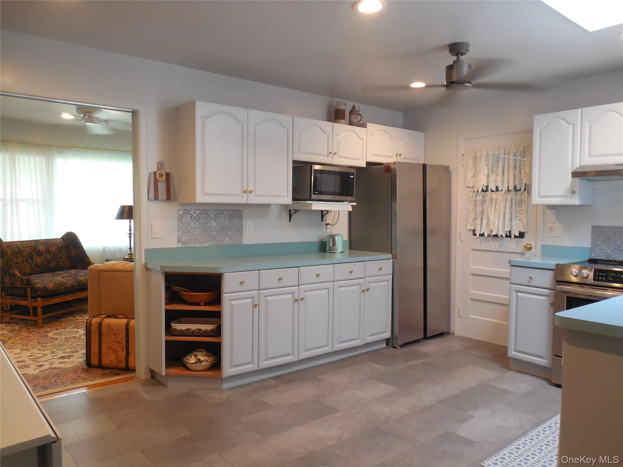 29 Maryland Boulevard, Southampton, NY, 2 Bedrooms Bedrooms, 5 Rooms Rooms,1 BathroomBathrooms,Residential Lease,For Rent,Maryland,0,988984 29 Maryland Boulevard, Southampton, NY, 2 Bedrooms Bedrooms, 5 Rooms Rooms,1 BathroomBathrooms,Residential Lease,For Rent,Maryland,0,988984