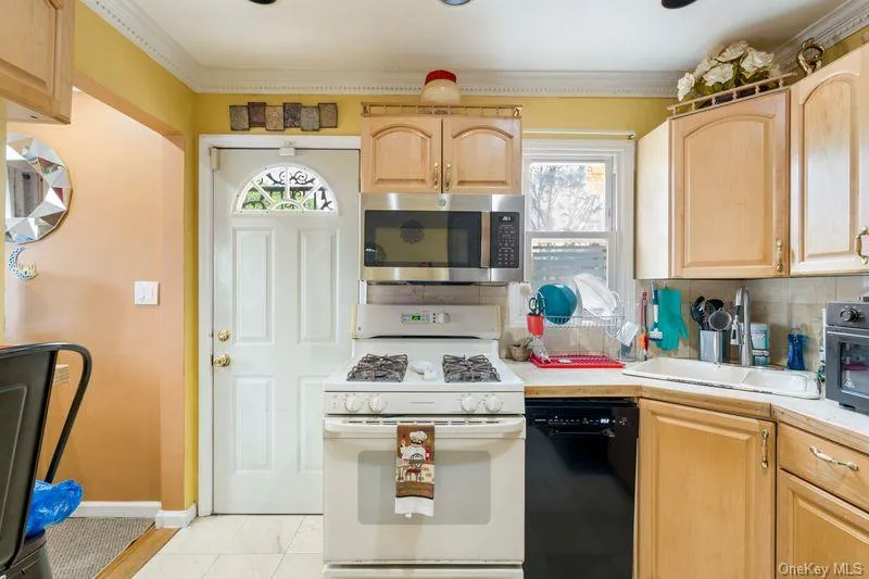 283 Hawthorne Avenue, Hempstead, NY, 4 Bedrooms Bedrooms, 12 Rooms Rooms,2 BathroomsBathrooms,Residential Sale,For Rent,Hawthorne,0,988998 283 Hawthorne Avenue, Hempstead, NY, 4 Bedrooms Bedrooms, 12 Rooms Rooms,2 BathroomsBathrooms,Residential Sale,For Rent,Hawthorne,0,988998