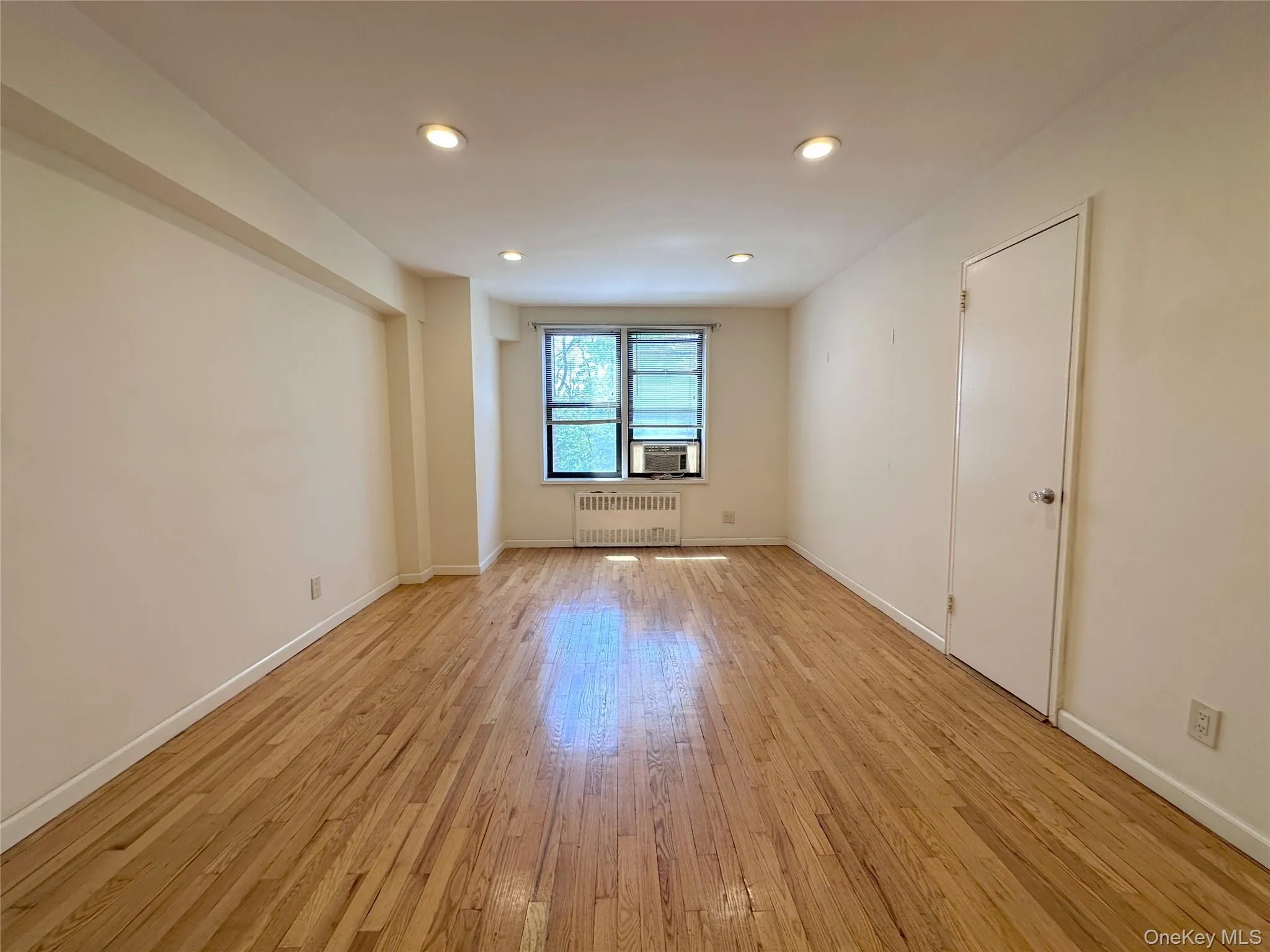 270 Broadway, Yonkers, NY, 3 Bedrooms Bedrooms, 6 Rooms Rooms,2 BathroomsBathrooms,Residential,For Rent,Broadway,0,989006 270 Broadway, Yonkers, NY, 3 Bedrooms Bedrooms, 6 Rooms Rooms,2 BathroomsBathrooms,Residential,For Rent,Broadway,0,989006