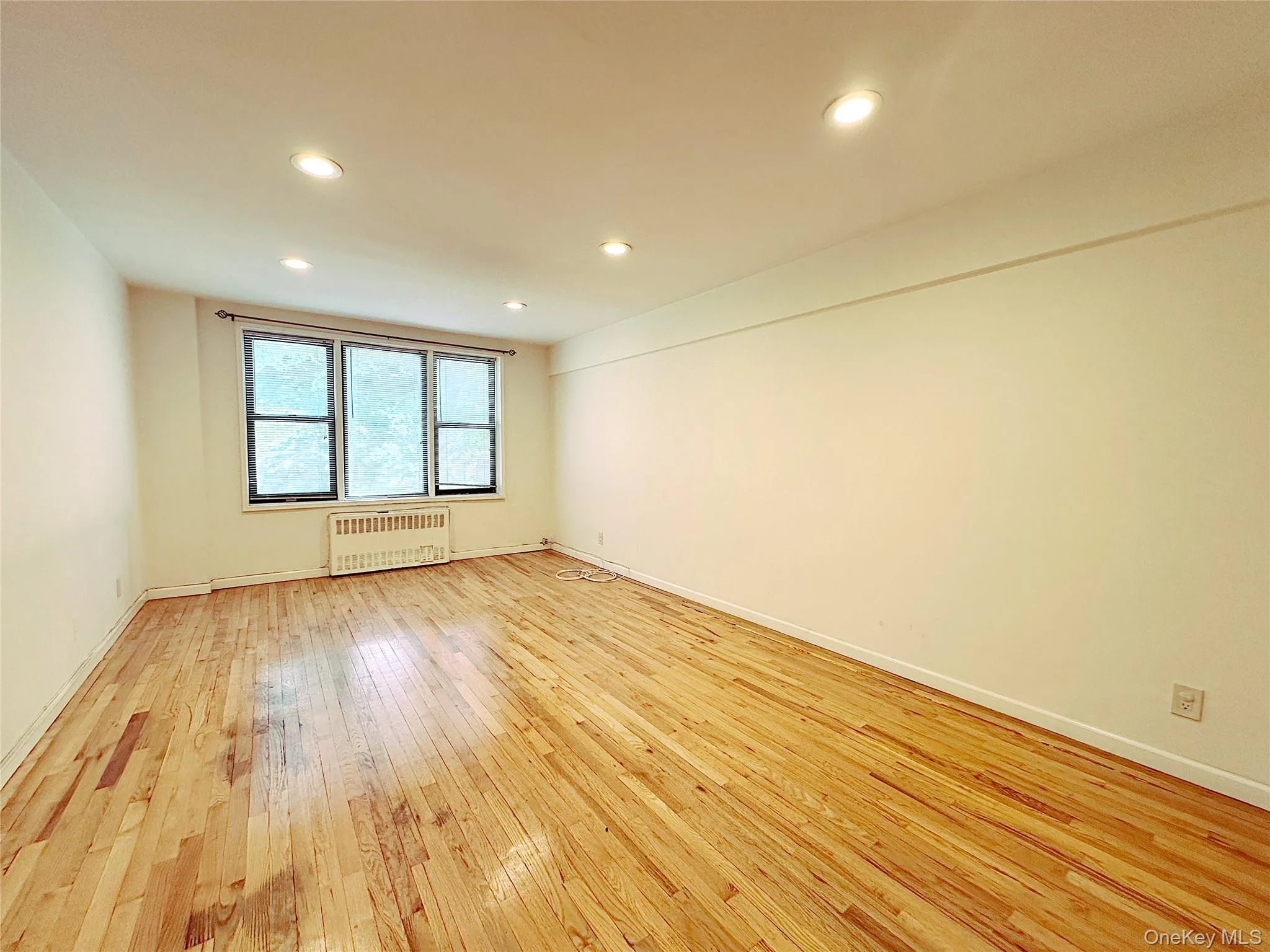 270 Broadway, Yonkers, NY, 3 Bedrooms Bedrooms, 6 Rooms Rooms,2 BathroomsBathrooms,Residential,For Rent,Broadway,0,989006 270 Broadway, Yonkers, NY, 3 Bedrooms Bedrooms, 6 Rooms Rooms,2 BathroomsBathrooms,Residential,For Rent,Broadway,0,989006