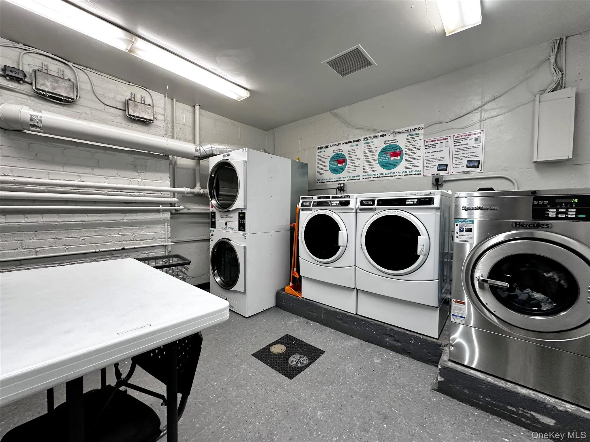 270 Broadway, Yonkers, NY, 3 Bedrooms Bedrooms, 6 Rooms Rooms,2 BathroomsBathrooms,Residential,For Rent,Broadway,0,989006 270 Broadway, Yonkers, NY, 3 Bedrooms Bedrooms, 6 Rooms Rooms,2 BathroomsBathrooms,Residential,For Rent,Broadway,0,989006