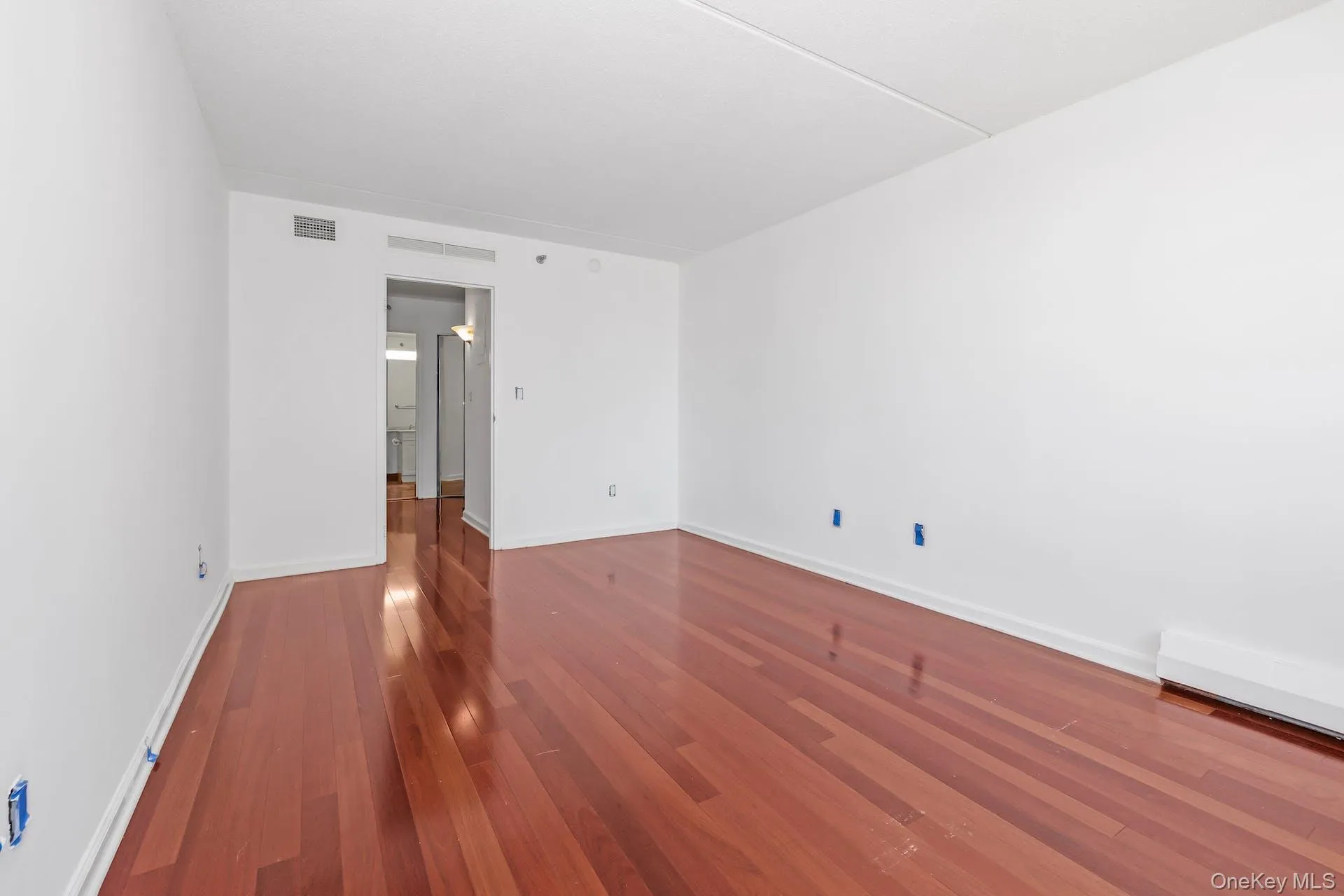 4 Martine Avenue, White Plains, NY, 1 Bedroom Bedrooms, 3 Rooms Rooms,1 BathroomBathrooms,Residential Lease,For Rent,Martine,0,989007 4 Martine Avenue, White Plains, NY, 1 Bedroom Bedrooms, 3 Rooms Rooms,1 BathroomBathrooms,Residential Lease,For Rent,Martine,0,989007