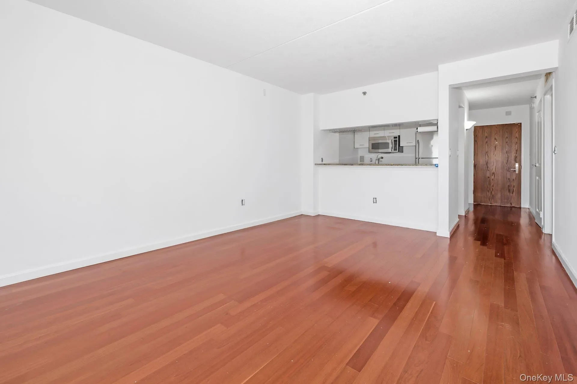 4 Martine Avenue, White Plains, NY, 1 Bedroom Bedrooms, 3 Rooms Rooms,1 BathroomBathrooms,Residential Lease,For Rent,Martine,0,989007 4 Martine Avenue, White Plains, NY, 1 Bedroom Bedrooms, 3 Rooms Rooms,1 BathroomBathrooms,Residential Lease,For Rent,Martine,0,989007