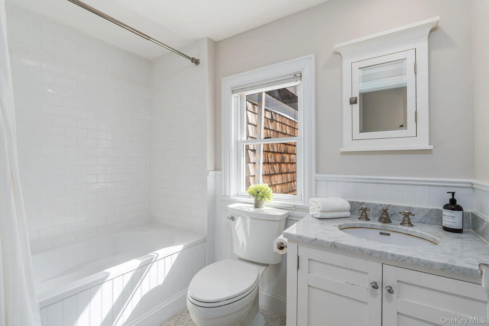 58 Tiana Road, Southampton, NY, 4 Bedrooms Bedrooms, 12 Rooms Rooms,4 BathroomsBathrooms,Residential,For Rent,Tiana,0,989012 58 Tiana Road, Southampton, NY, 4 Bedrooms Bedrooms, 12 Rooms Rooms,4 BathroomsBathrooms,Residential,For Rent,Tiana,0,989012