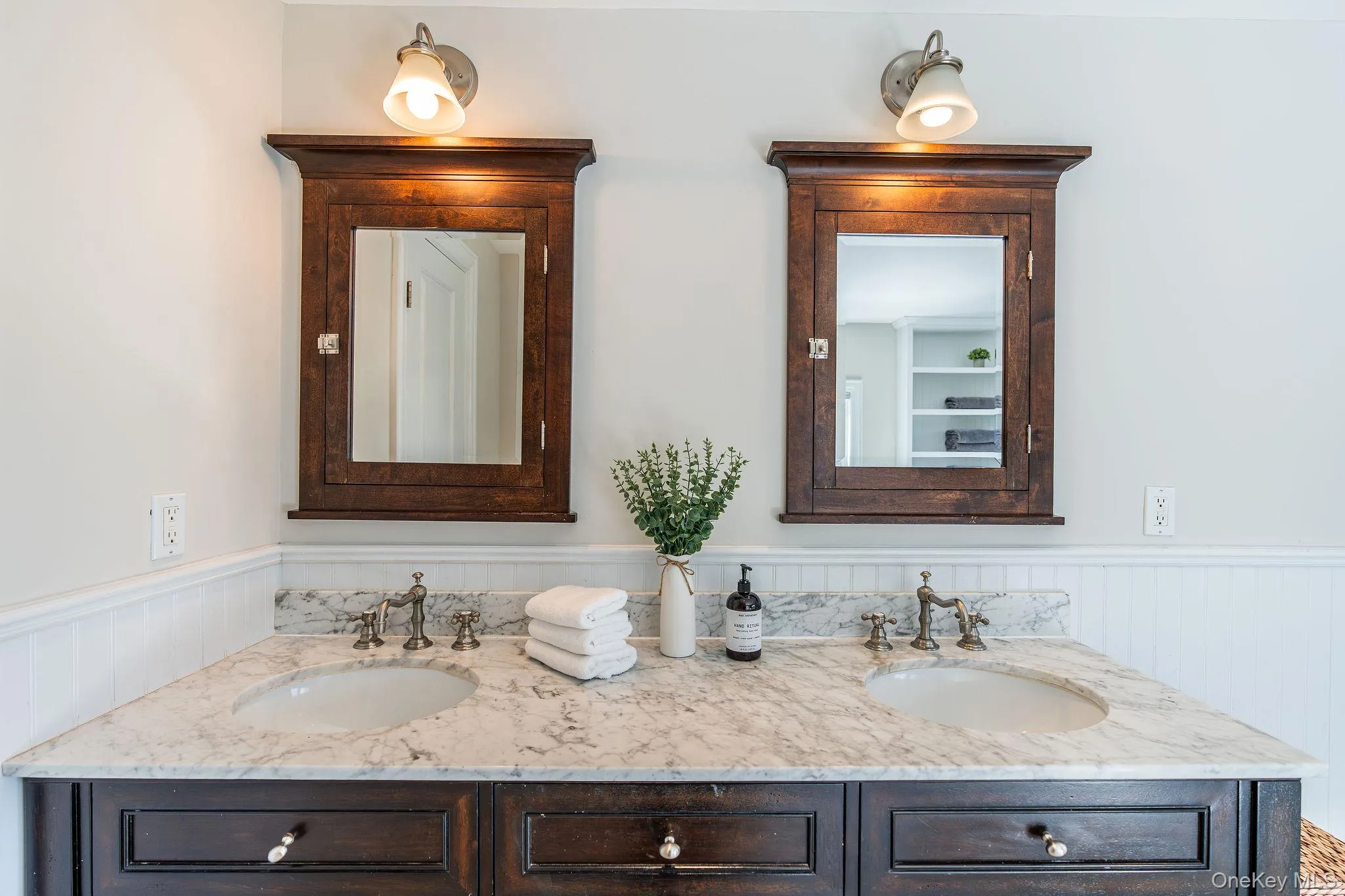 58 Tiana Road, Southampton, NY, 4 Bedrooms Bedrooms, 12 Rooms Rooms,4 BathroomsBathrooms,Residential,For Rent,Tiana,0,989012 58 Tiana Road, Southampton, NY, 4 Bedrooms Bedrooms, 12 Rooms Rooms,4 BathroomsBathrooms,Residential,For Rent,Tiana,0,989012