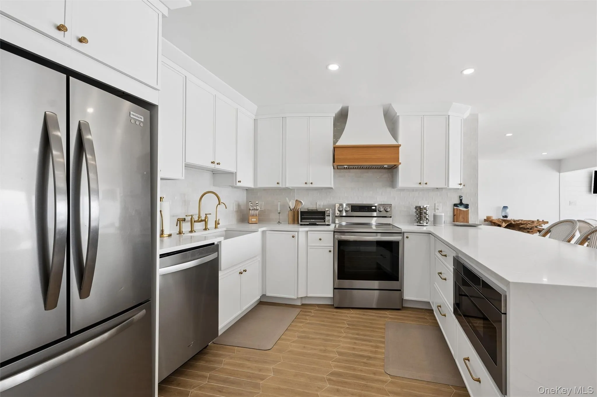585 Dune Road, Southampton, NY, 4 Bedrooms Bedrooms, 6 Rooms Rooms,2 BathroomsBathrooms,Residential Lease,For Rent,Dune,0,989015 585 Dune Road, Southampton, NY, 4 Bedrooms Bedrooms, 6 Rooms Rooms,2 BathroomsBathrooms,Residential Lease,For Rent,Dune,0,989015