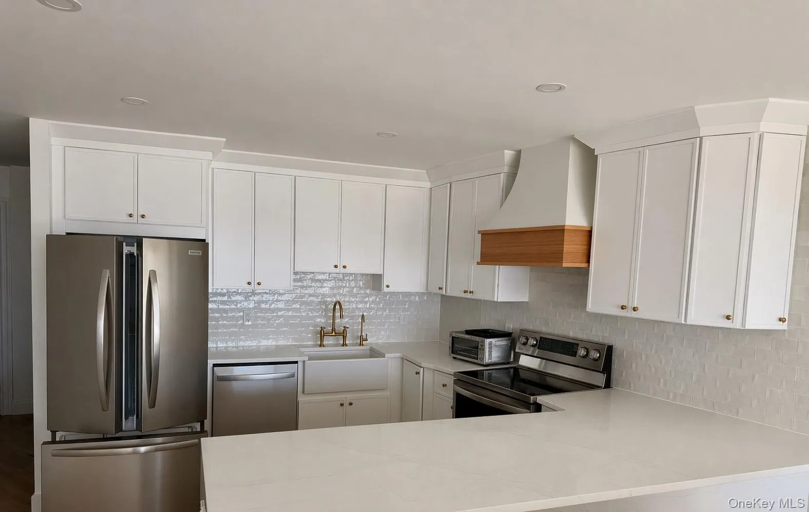 585 Dune Road, Southampton, NY, 4 Bedrooms Bedrooms, 6 Rooms Rooms,2 BathroomsBathrooms,Residential Lease,For Rent,Dune,0,989015 585 Dune Road, Southampton, NY, 4 Bedrooms Bedrooms, 6 Rooms Rooms,2 BathroomsBathrooms,Residential Lease,For Rent,Dune,0,989015